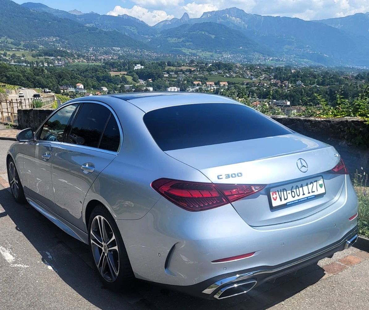 MERCEDES-BENZ C 300 AMG Line 4matic-image-2