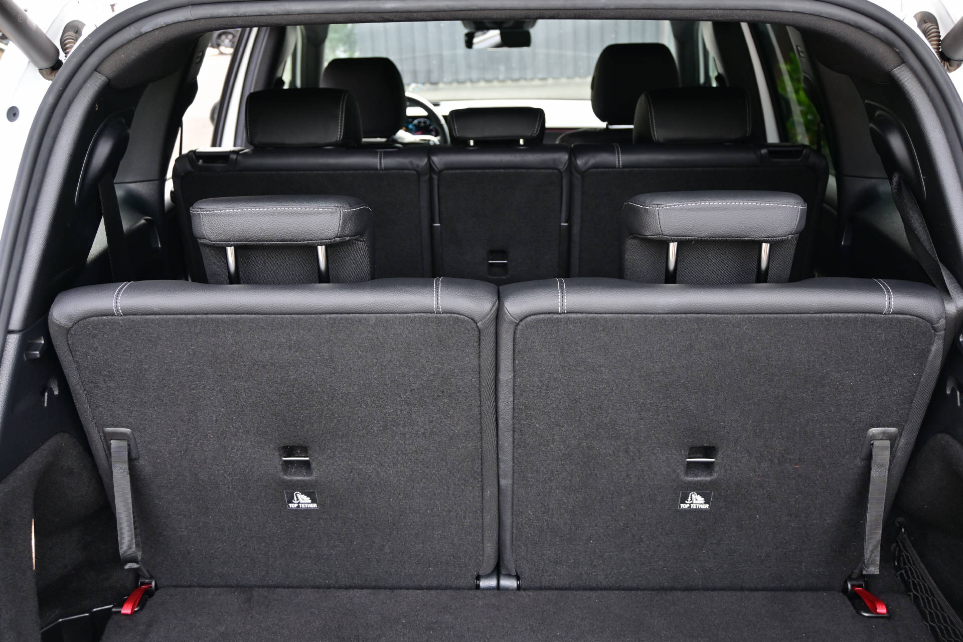 MERCEDES-BENZ GLB 250 Progressive 4matic **7.Plätzer**-image-21