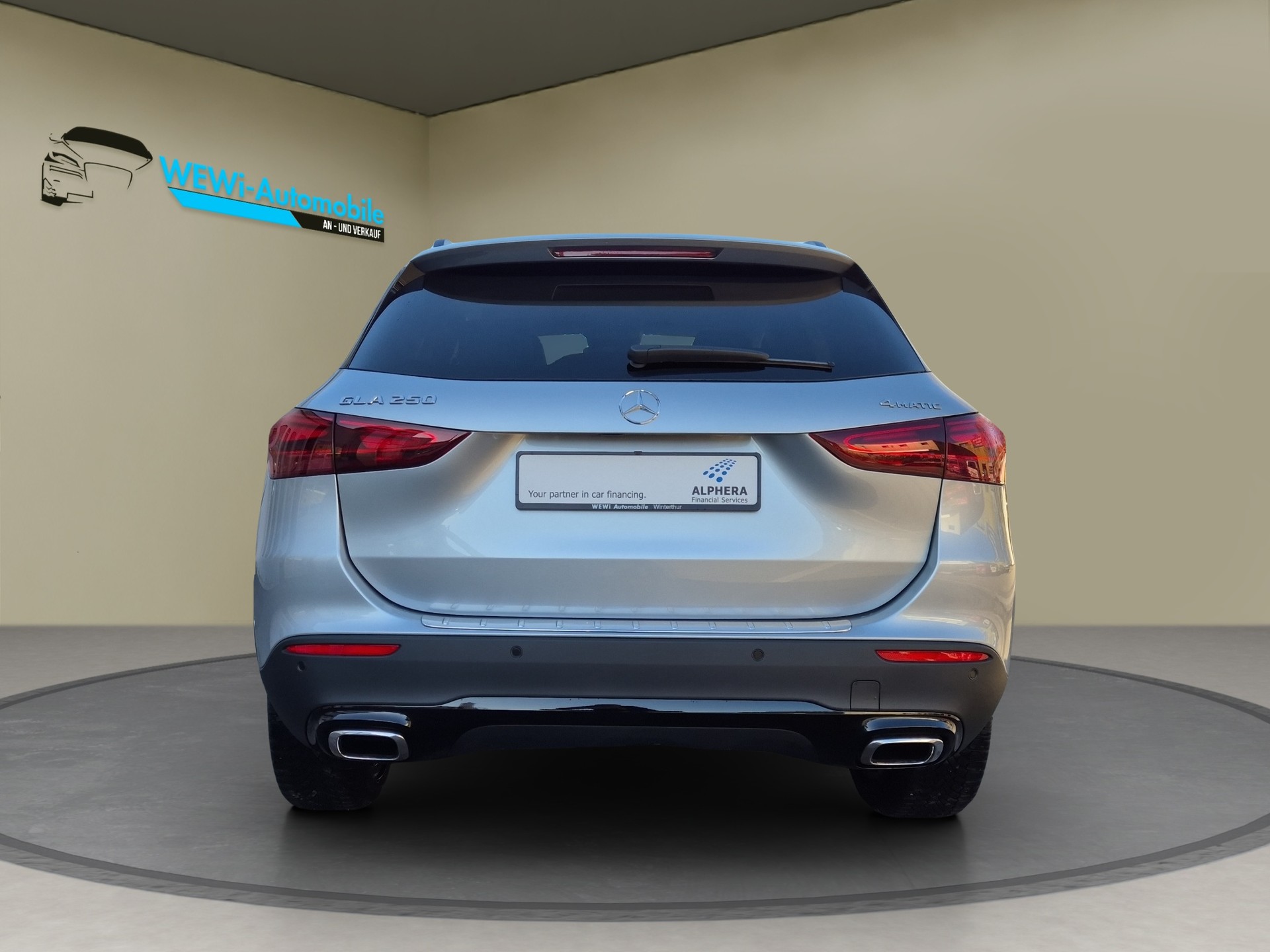 MERCEDES-BENZ GLA 250 4Matic 8G-DCT Swiss Star-image-3