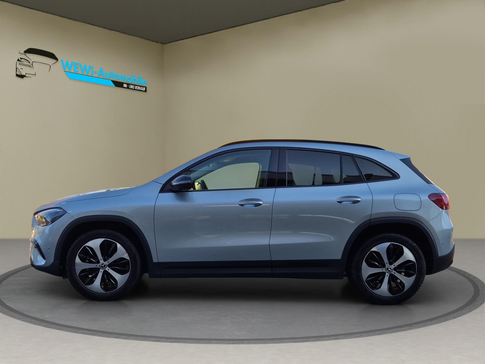 MERCEDES-BENZ GLA 250 4Matic 8G-DCT Swiss Star-image-5