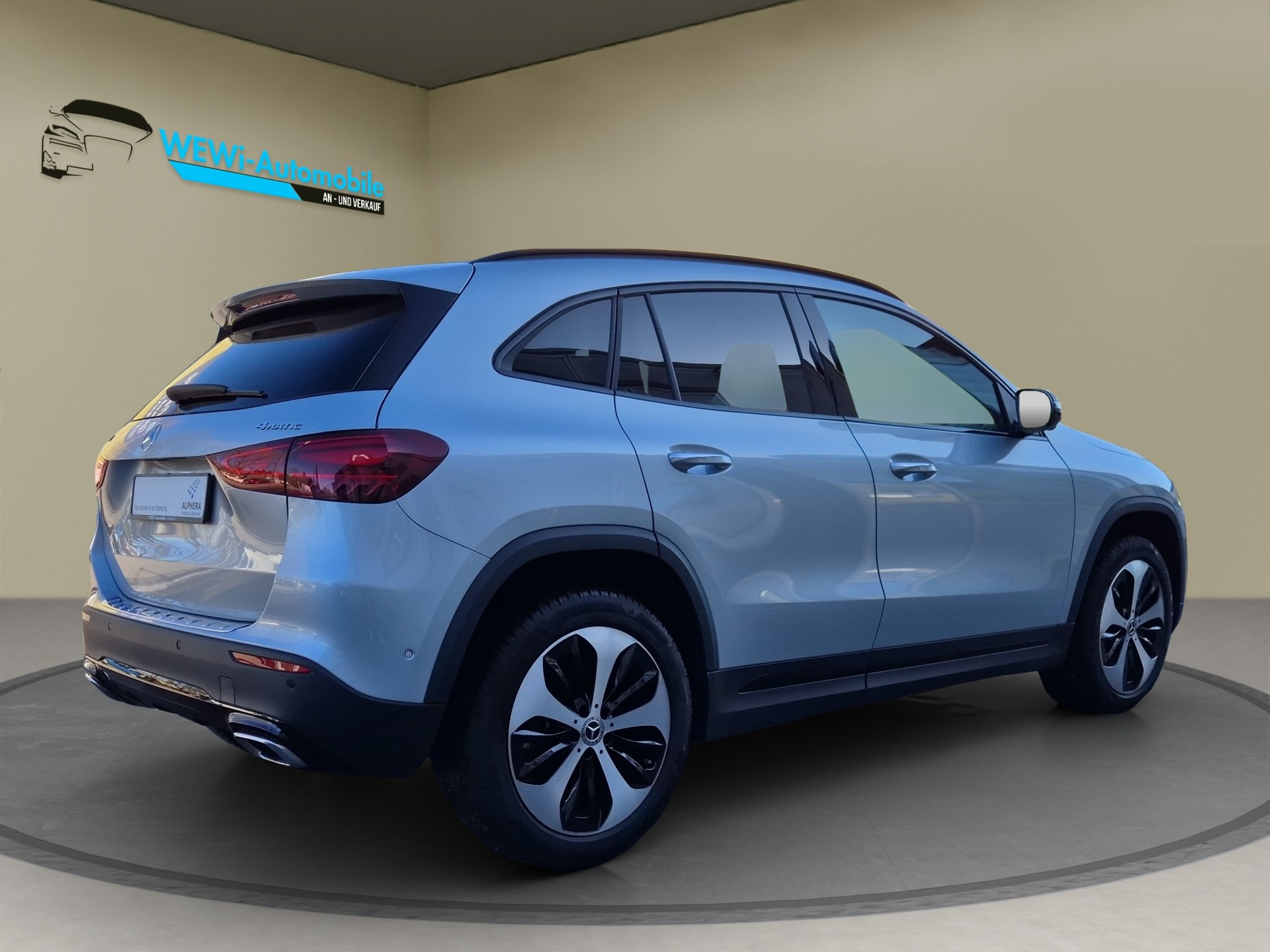 MERCEDES-BENZ GLA 250 4Matic 8G-DCT Swiss Star-image-2