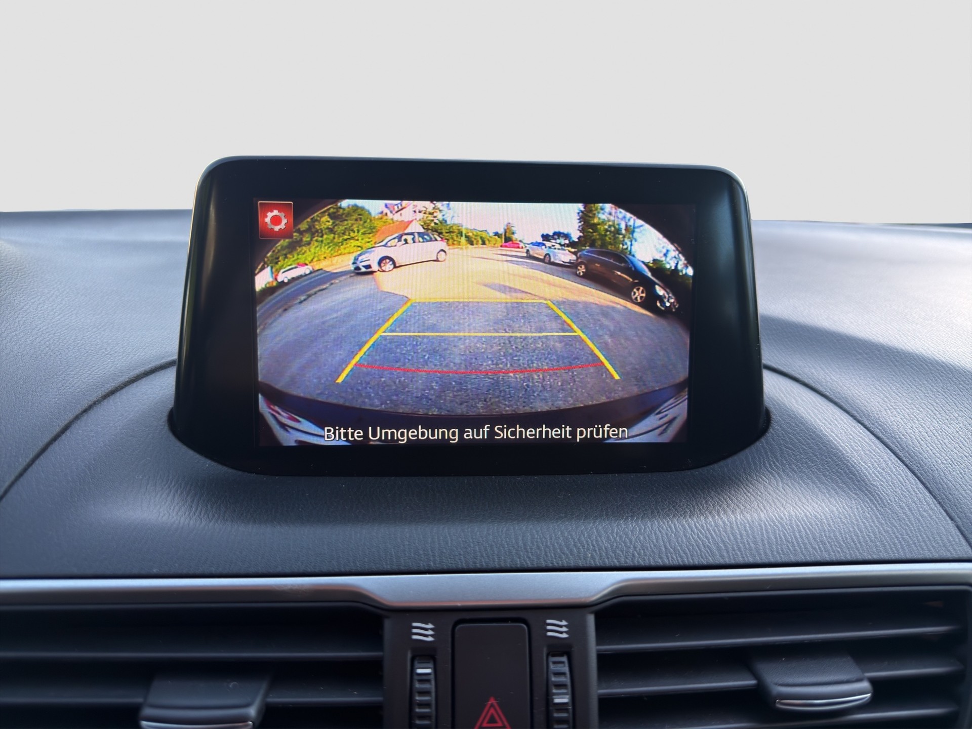 MAZDA 3 SKYACTIV-D 105 Ambition Plus Automat-image-12
