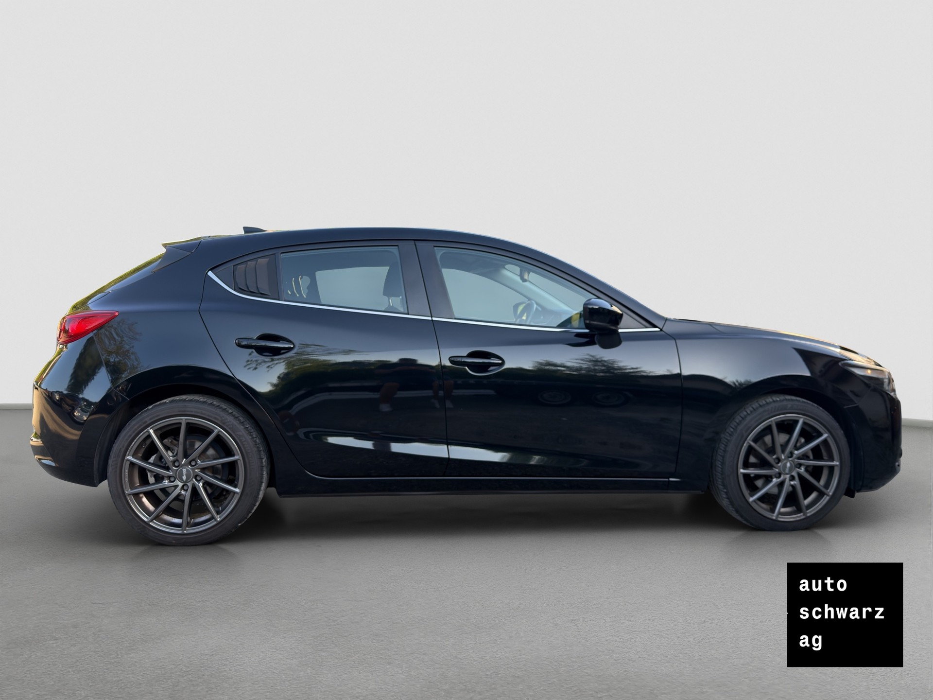 MAZDA 3 SKYACTIV-D 105 Ambition Plus Automat-image-7