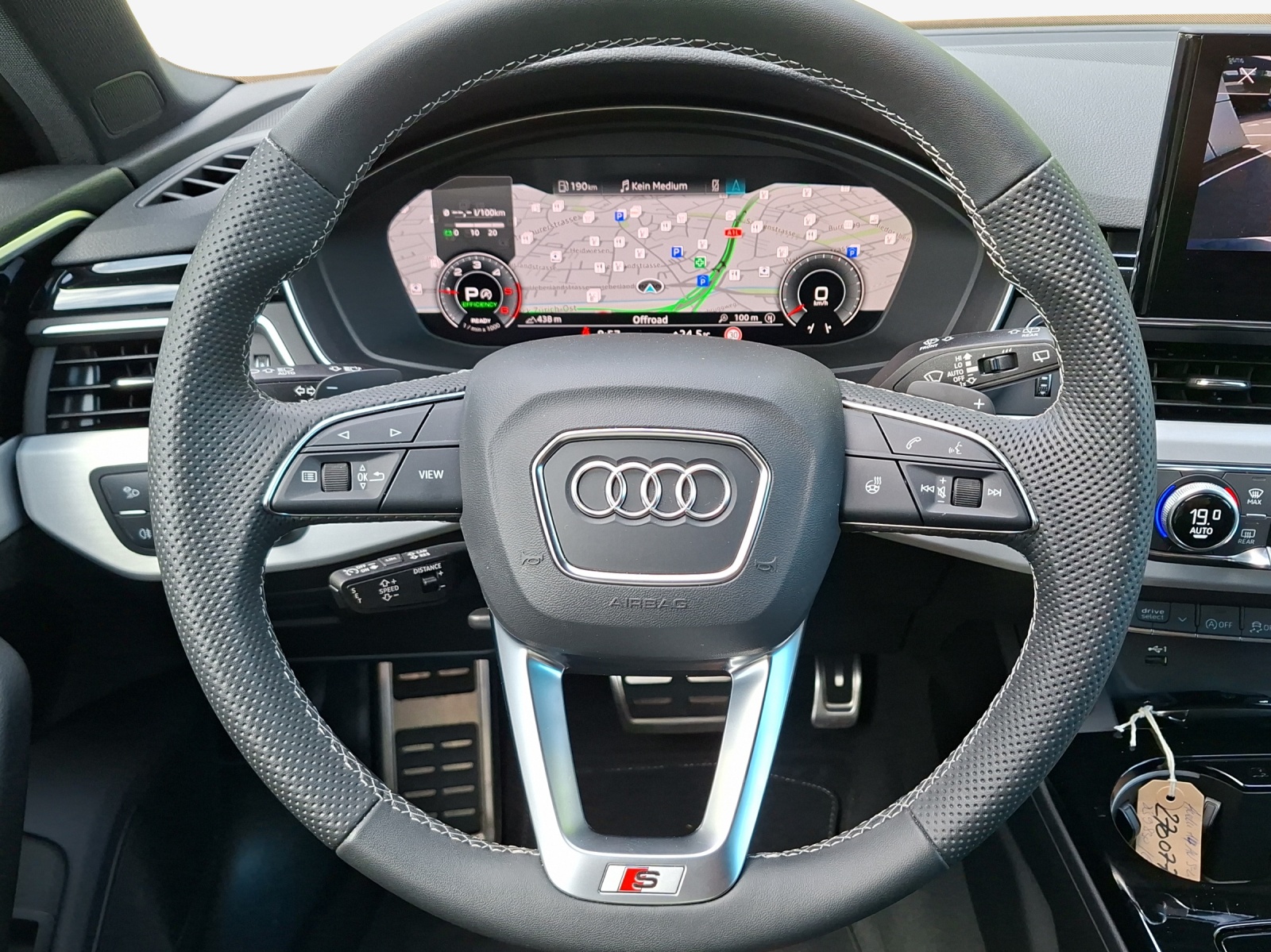 AUDI A4 Avant 40 TDI quattro S-tronic-image-9