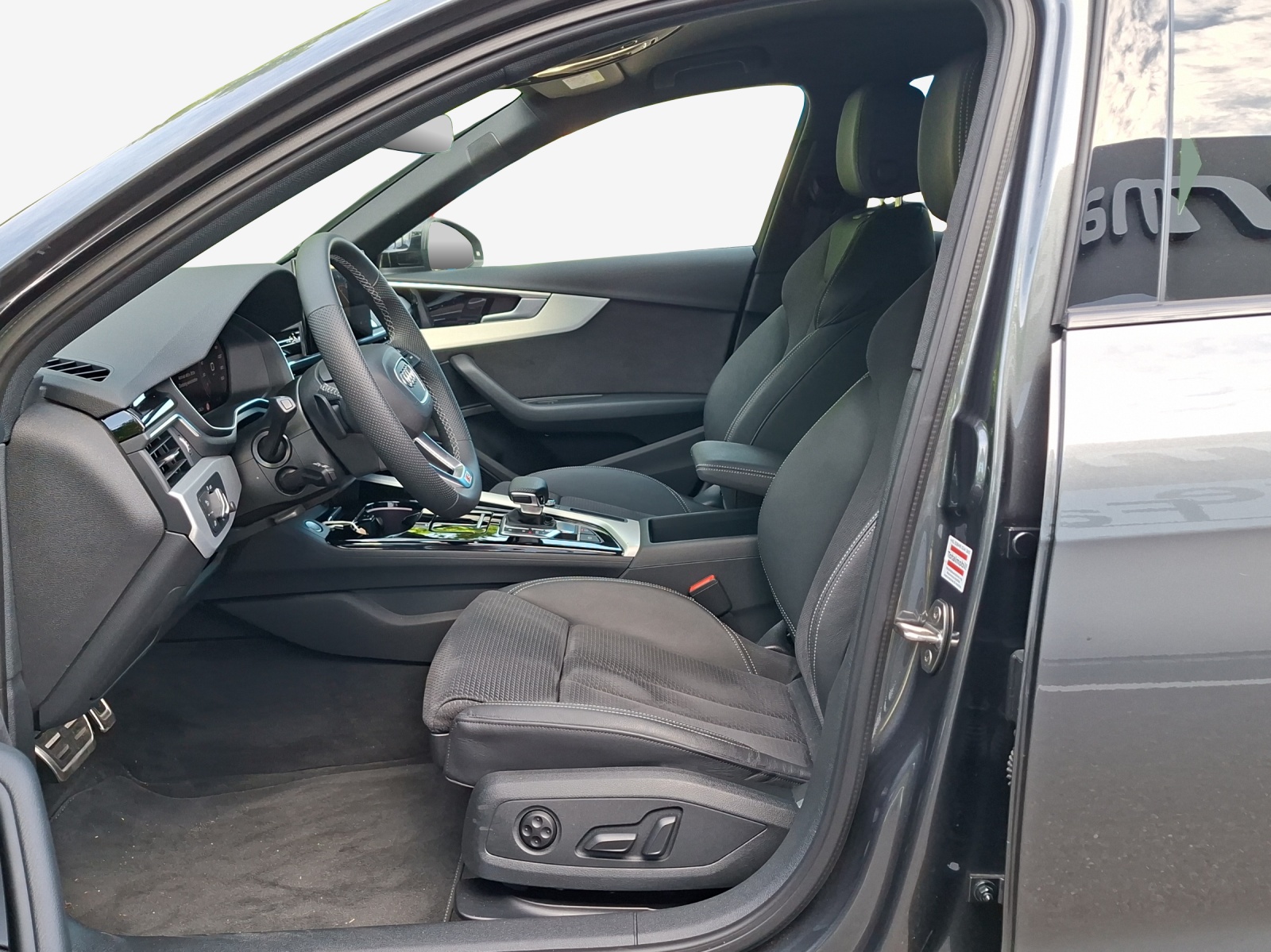 AUDI A4 Avant 40 TDI quattro S-tronic-image-7