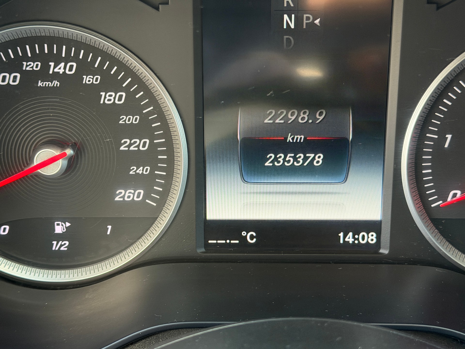 MERCEDES-BENZ C 180 BlueTEC AMG Line 7G-Tronic-image-12