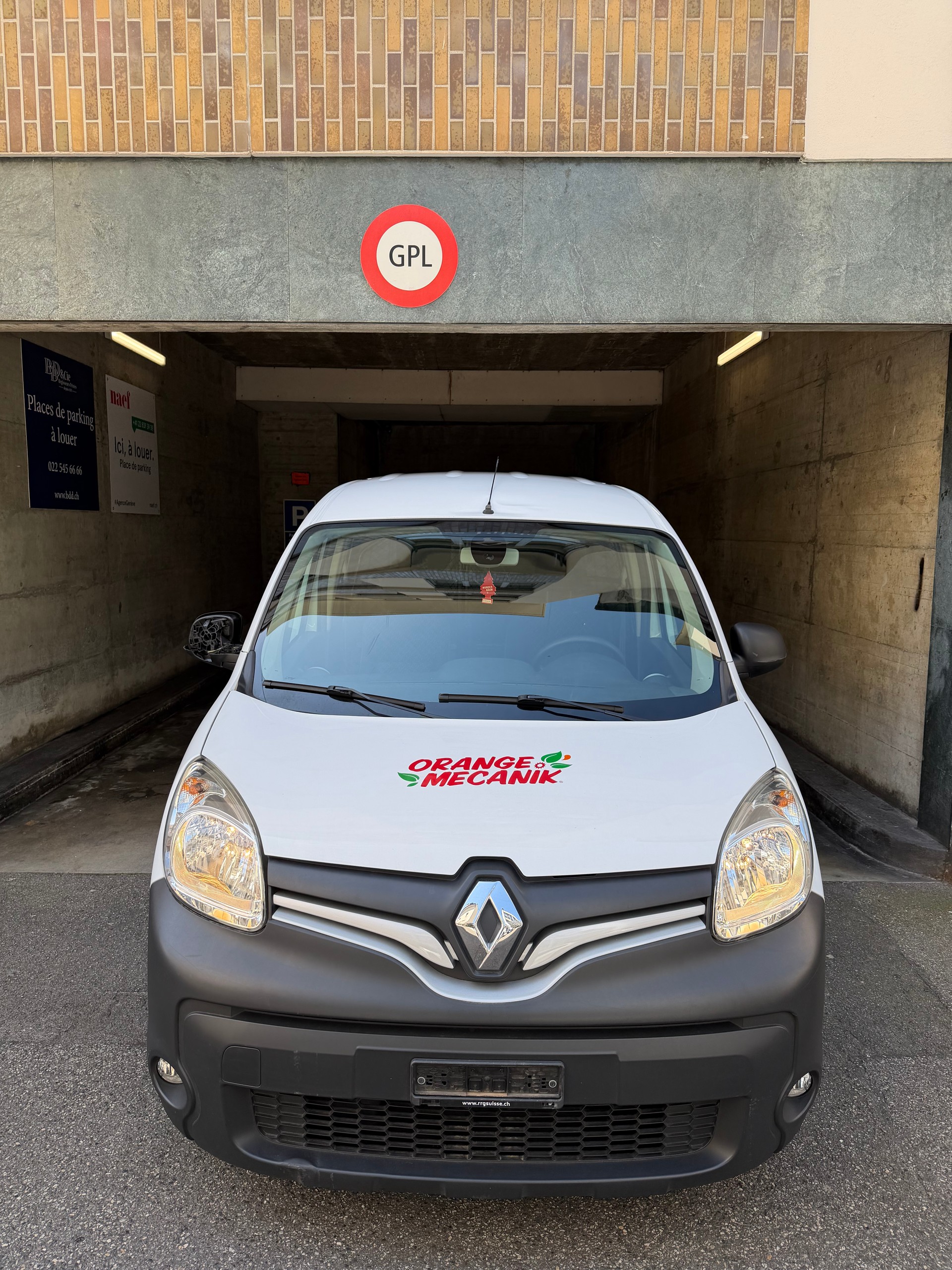 RENAULT 1.2 TCe 115 Business S/S-image-1