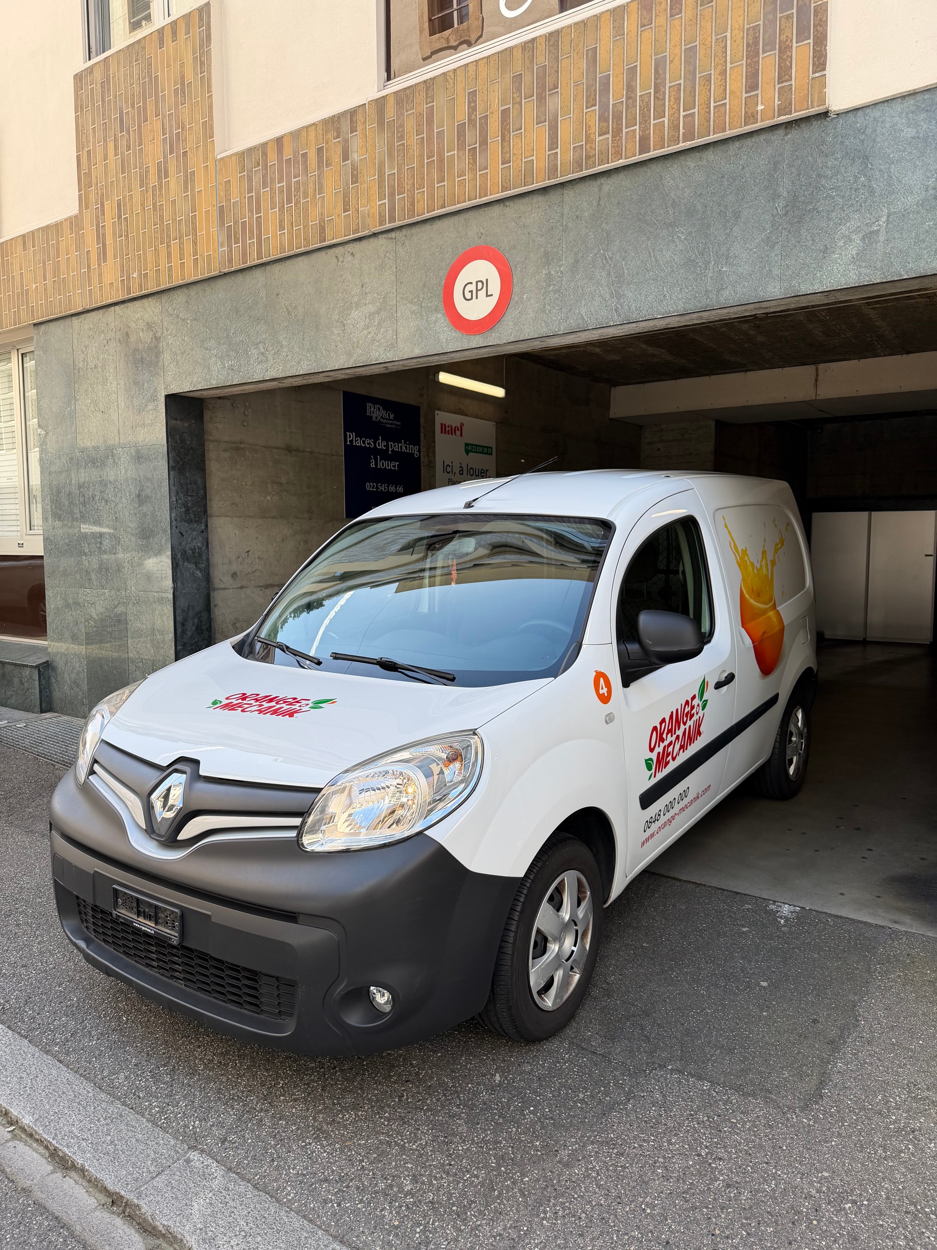 RENAULT 1.2 TCe 115 Business S/S-image-0