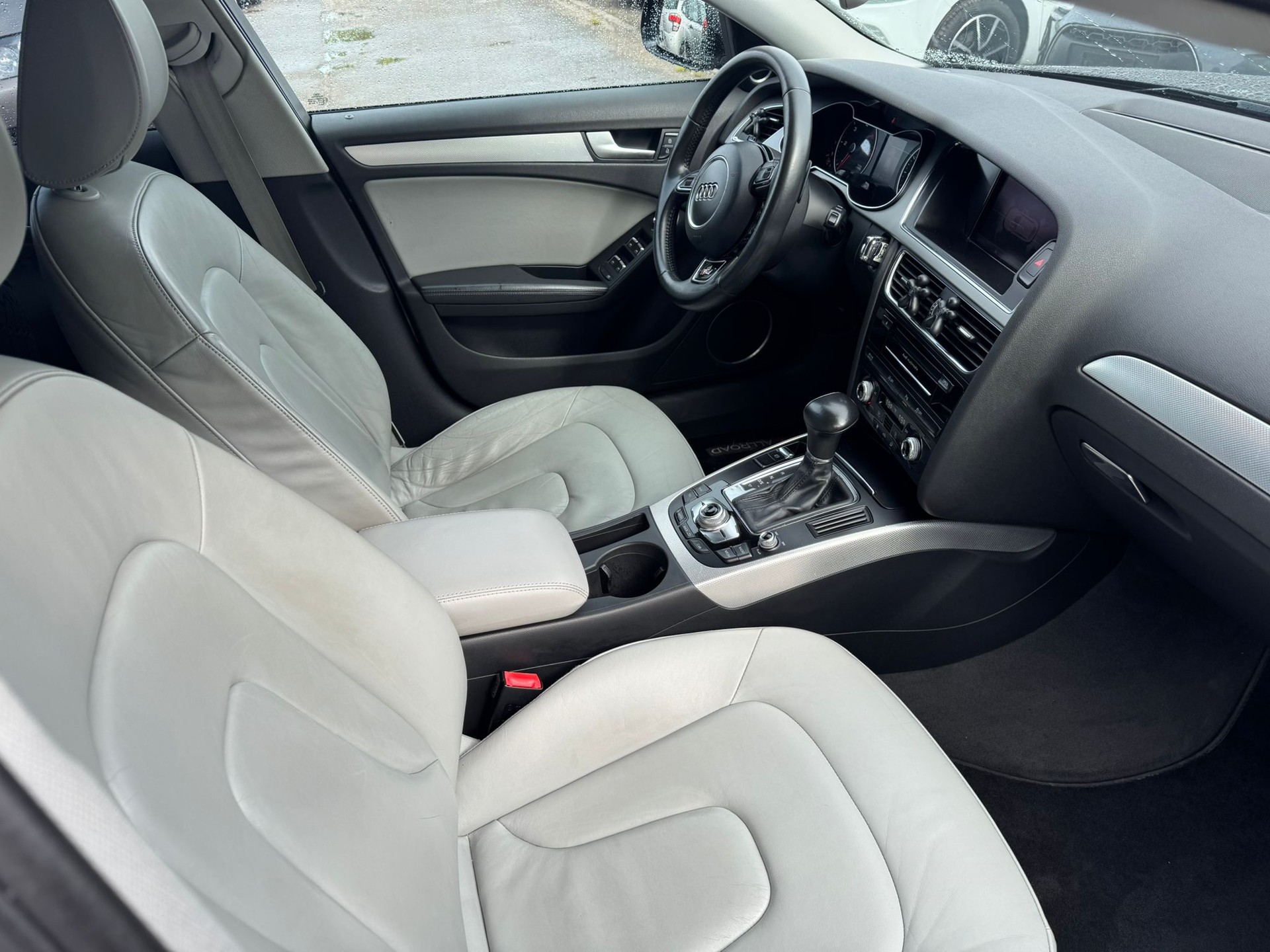 AUDI A4 allroad 3.0 TDI quattro S-tronic-image-8