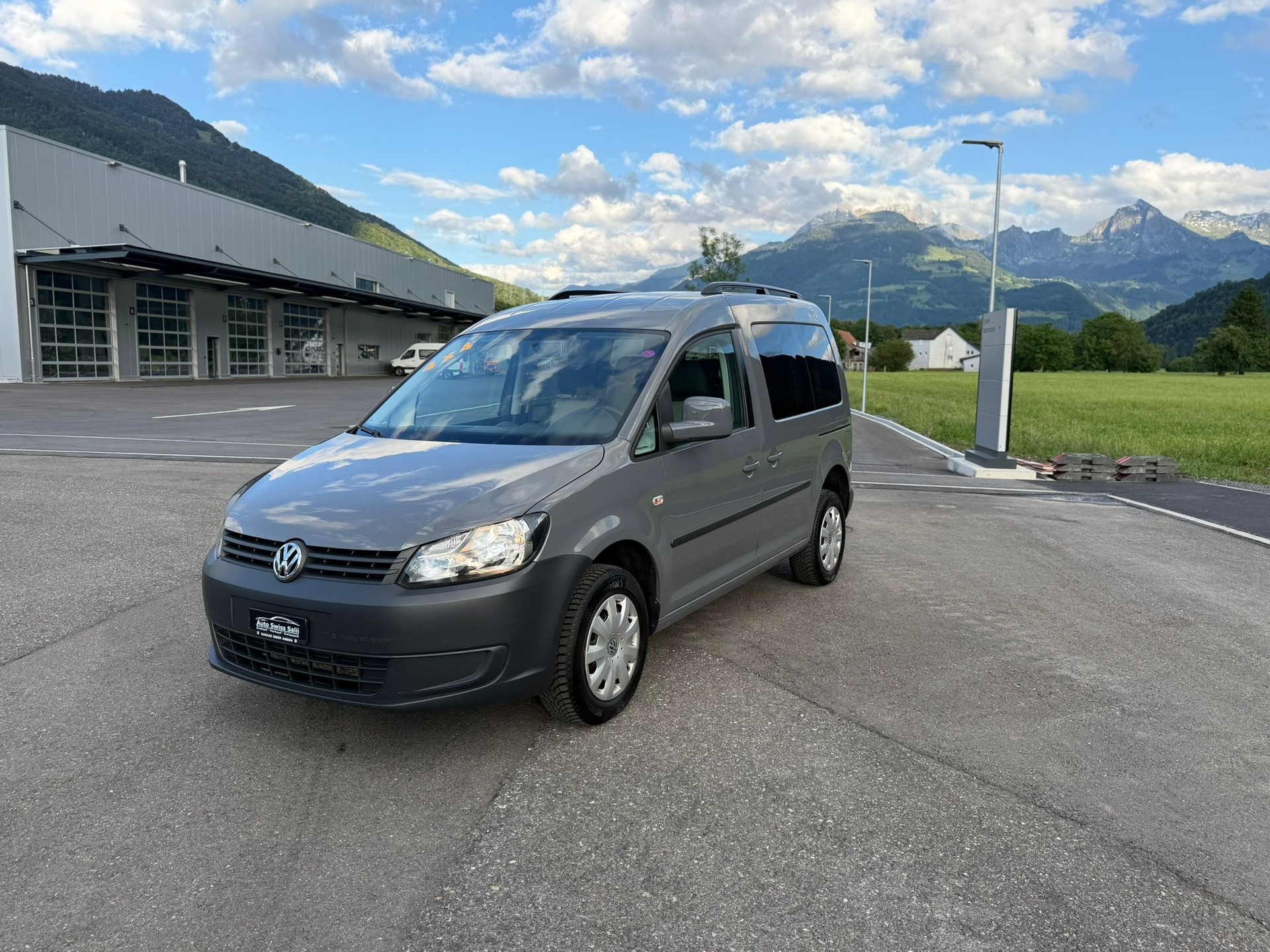 VW Caddy 2.0 TDI 4Motion Trendline-image-0
