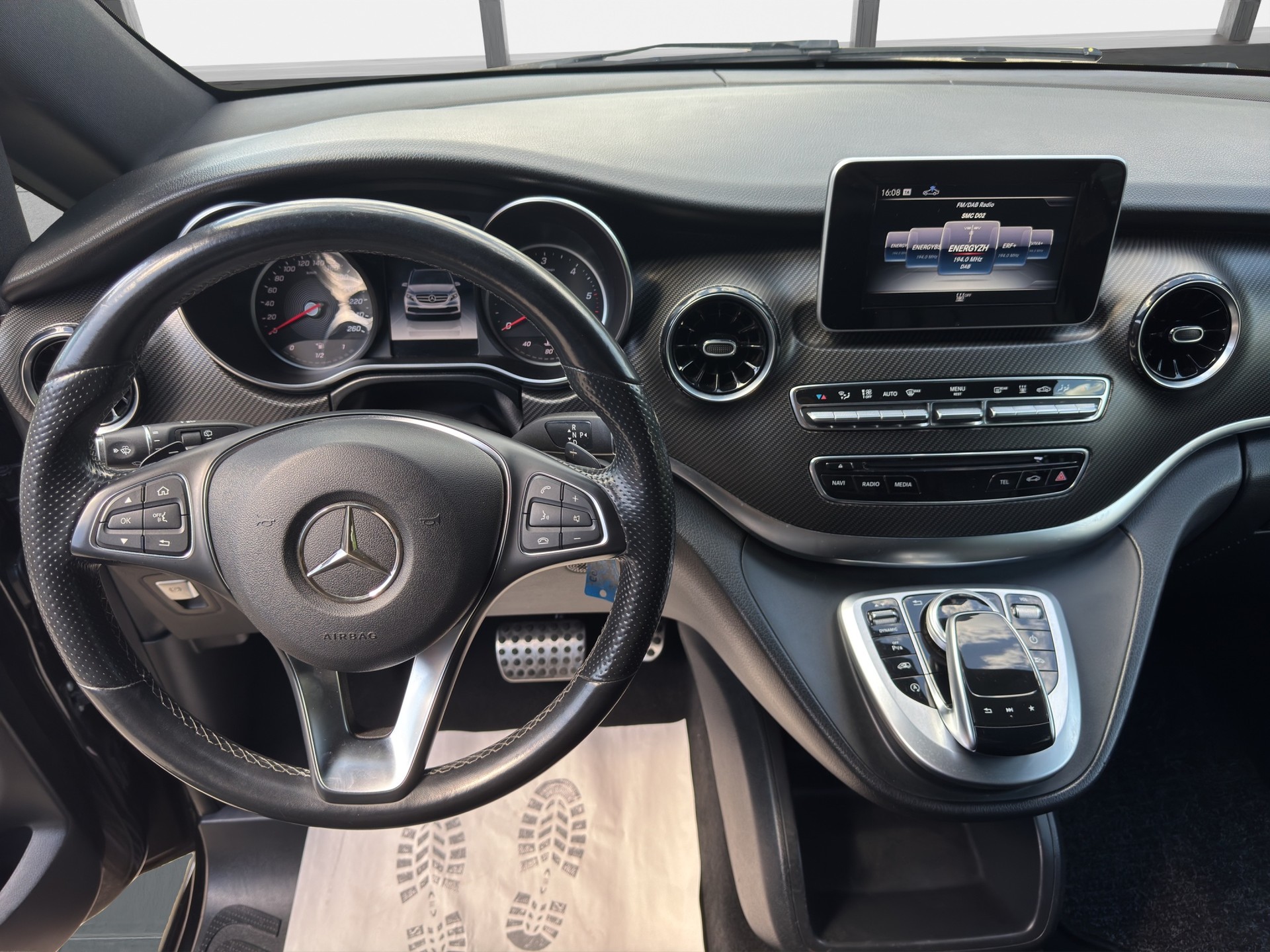 MERCEDES-BENZ V 220 d Avantgarde extralang 9G-Tronic-image-11