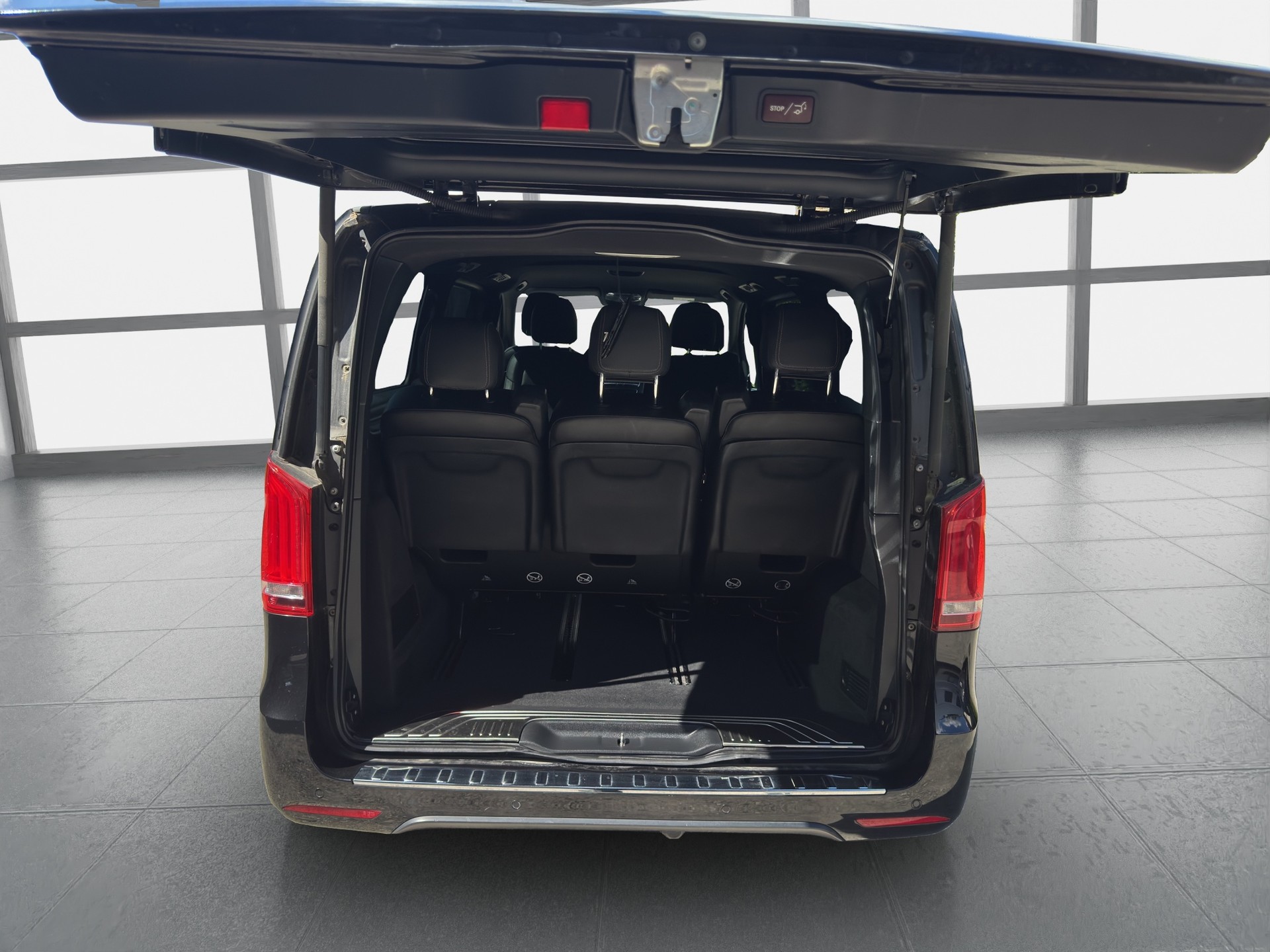 MERCEDES-BENZ V 220 d Avantgarde extralang 9G-Tronic-image-14