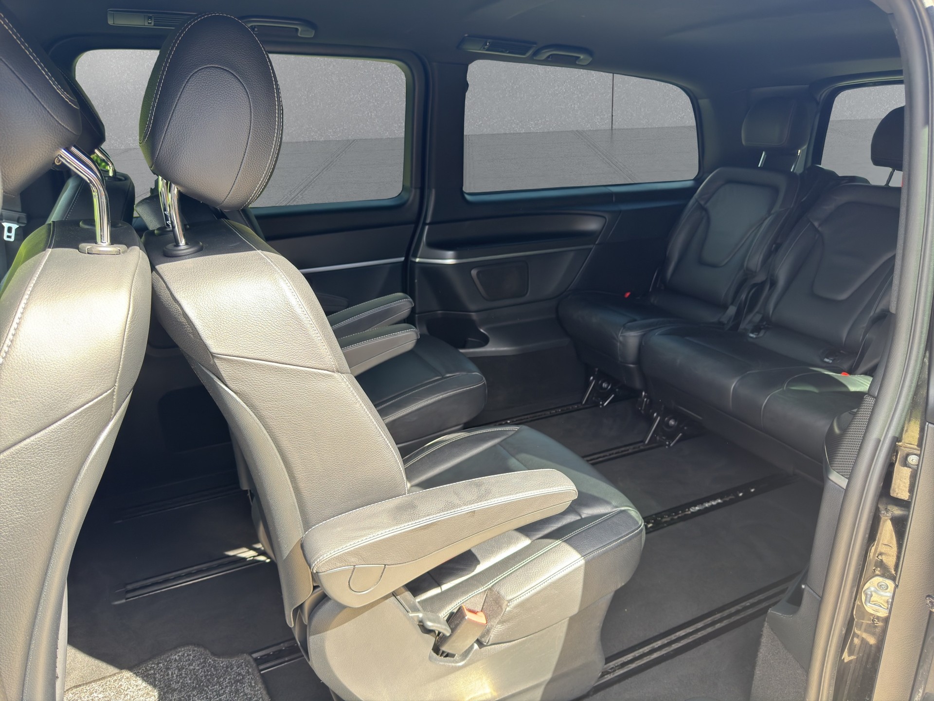 MERCEDES-BENZ V 220 d Avantgarde extralang 9G-Tronic-image-9