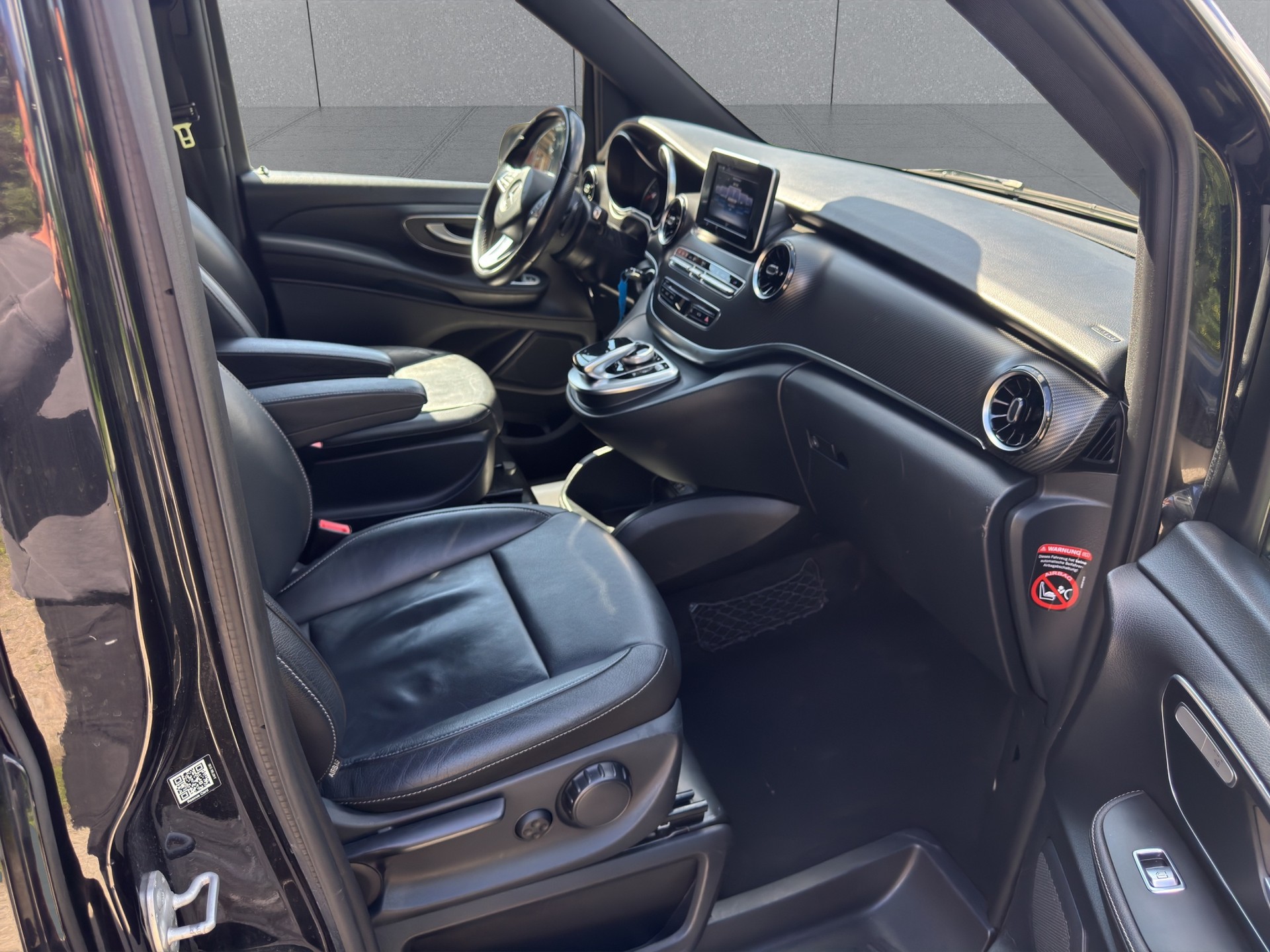 MERCEDES-BENZ V 220 d Avantgarde extralang 9G-Tronic-image-13