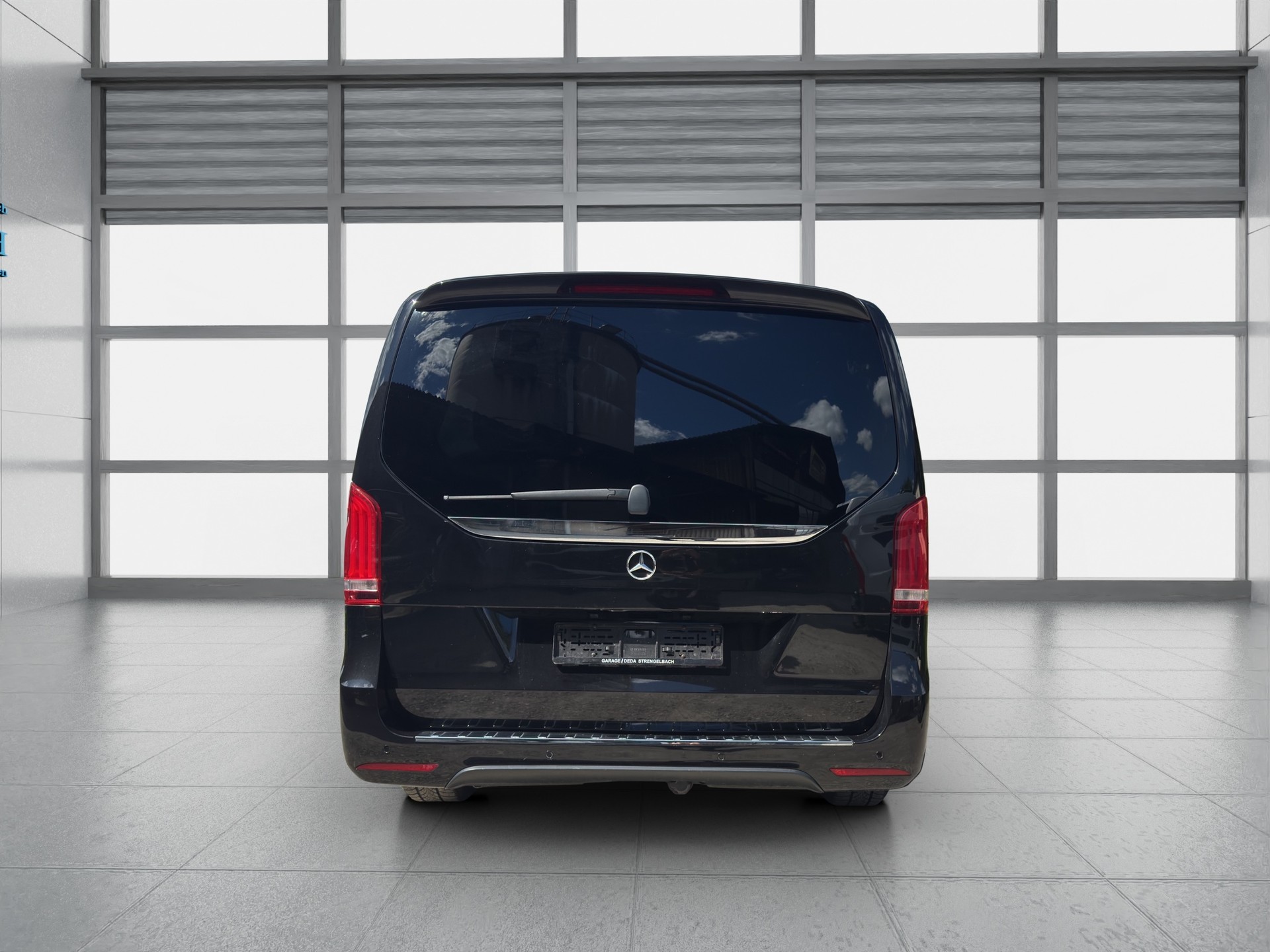 MERCEDES-BENZ V 220 d Avantgarde extralang 9G-Tronic-image-3