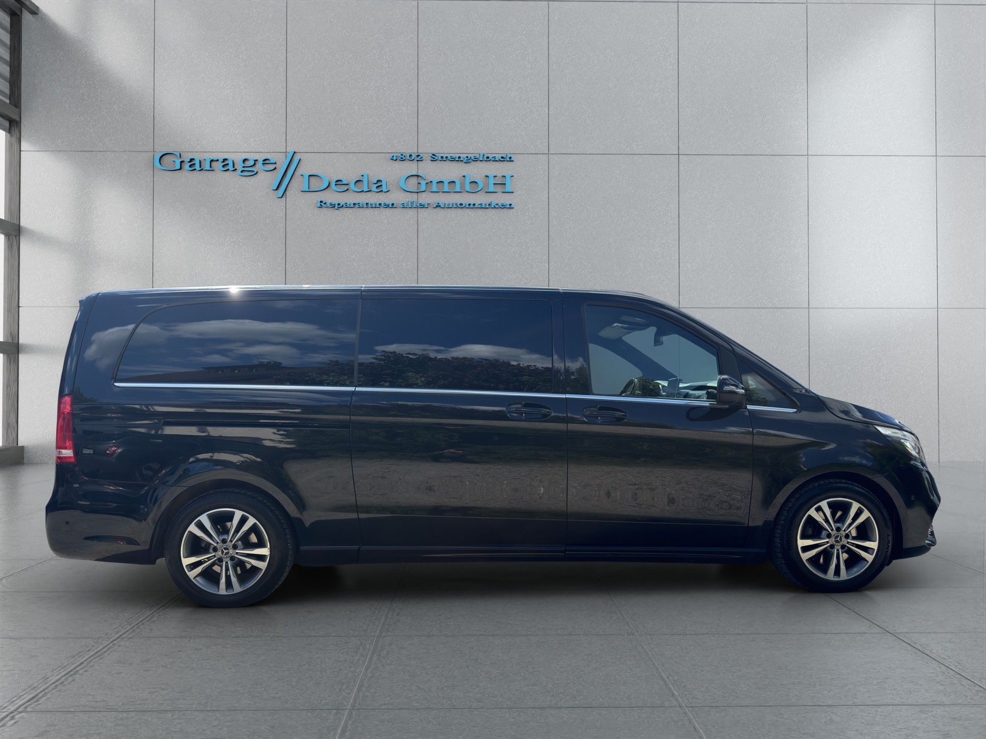 MERCEDES-BENZ V 220 d Avantgarde extralang 9G-Tronic-image-5