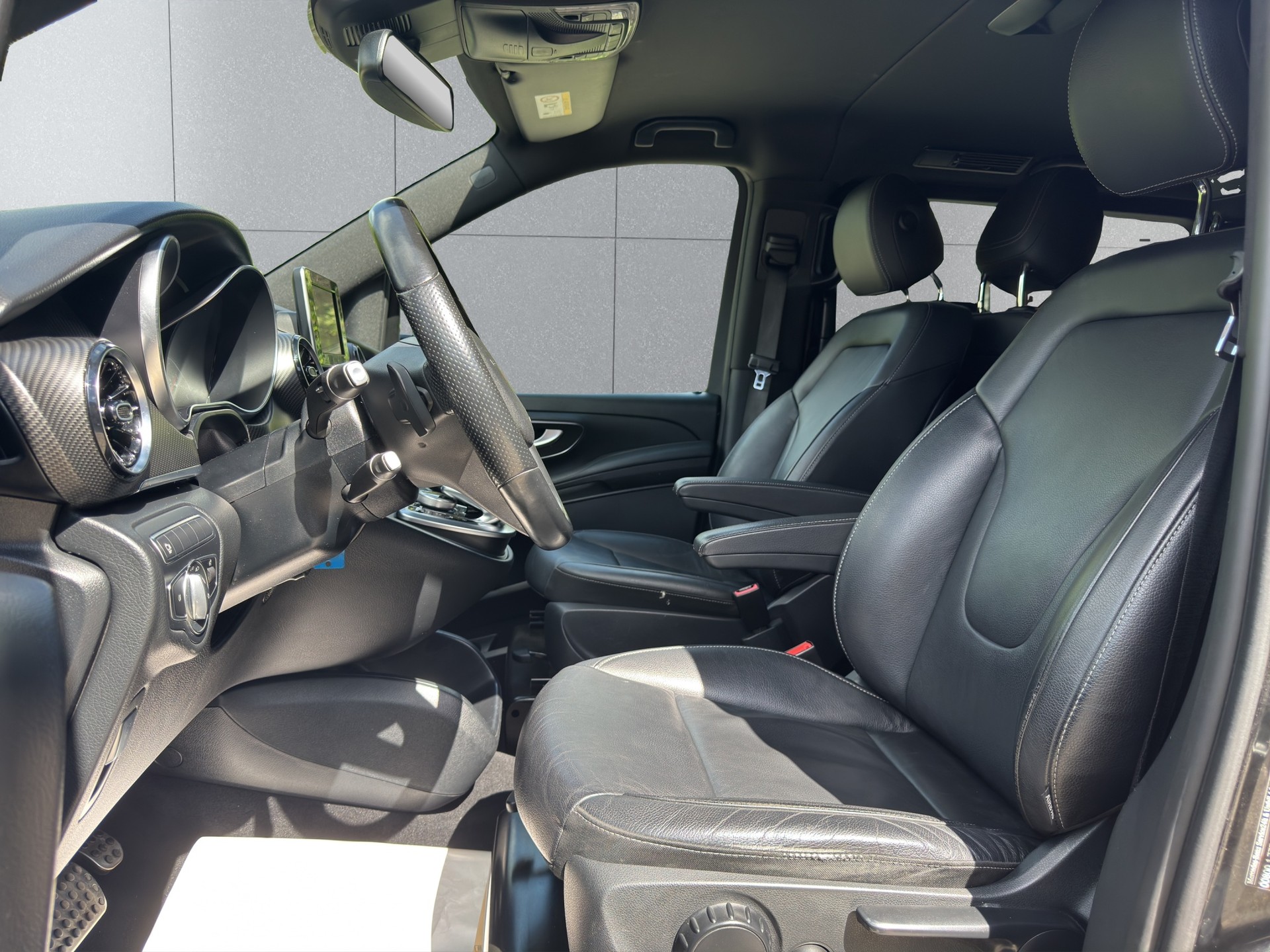 MERCEDES-BENZ V 220 d Avantgarde extralang 9G-Tronic-image-8