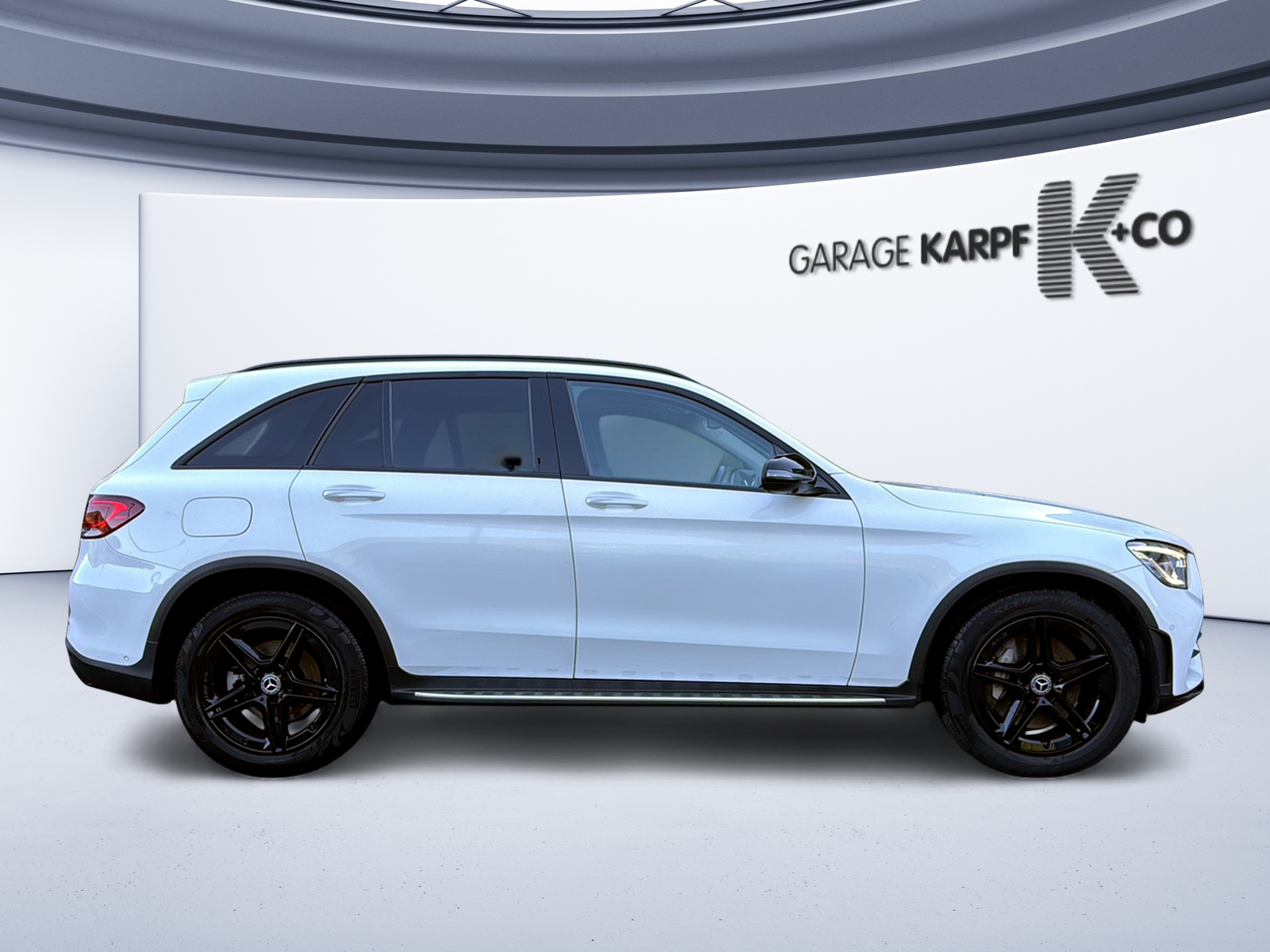 MERCEDES-BENZ GLC 200 AMG Line 4Matic 9G-Tronic-image-5