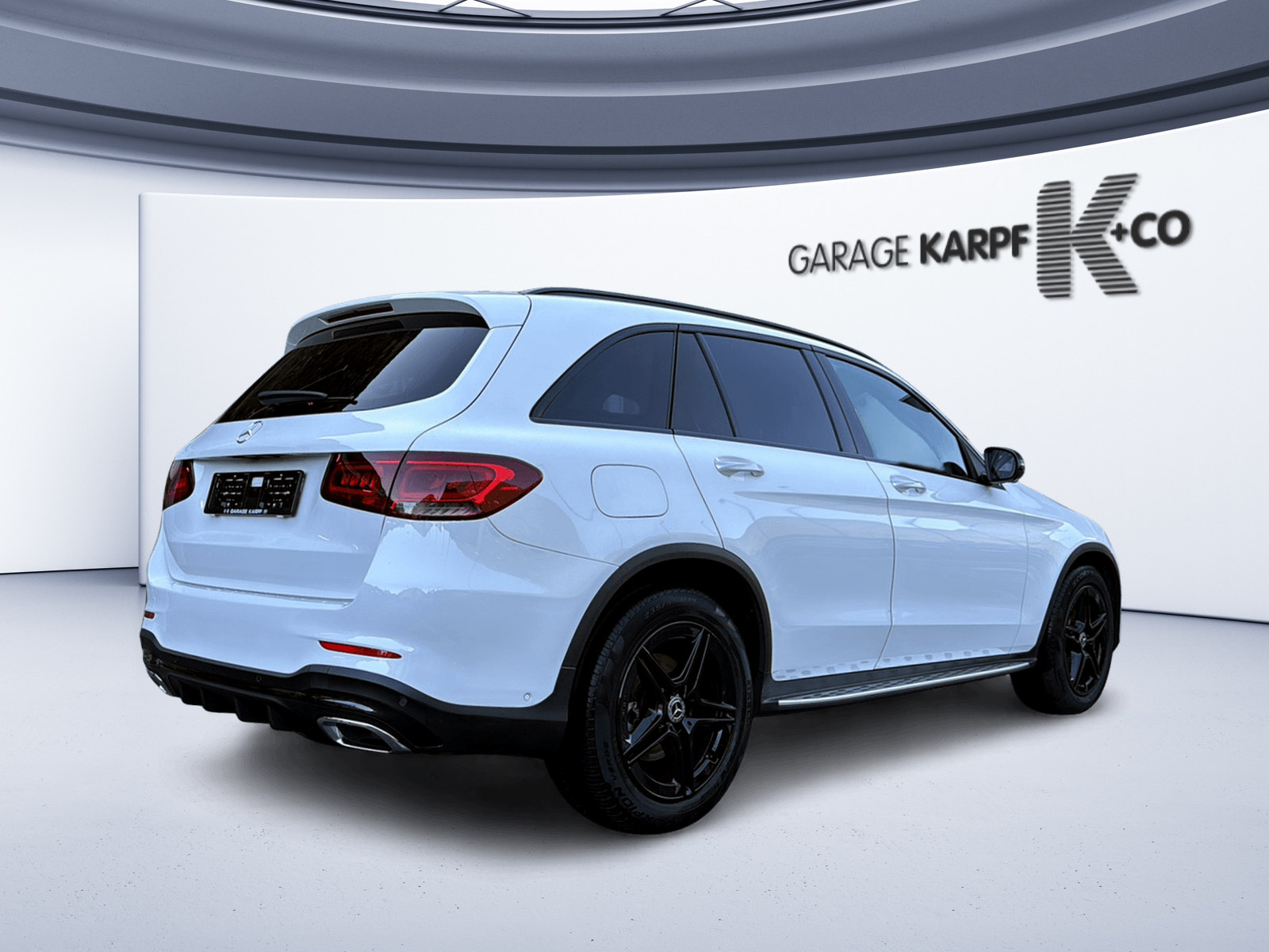 MERCEDES-BENZ GLC 200 AMG Line 4Matic 9G-Tronic-image-4