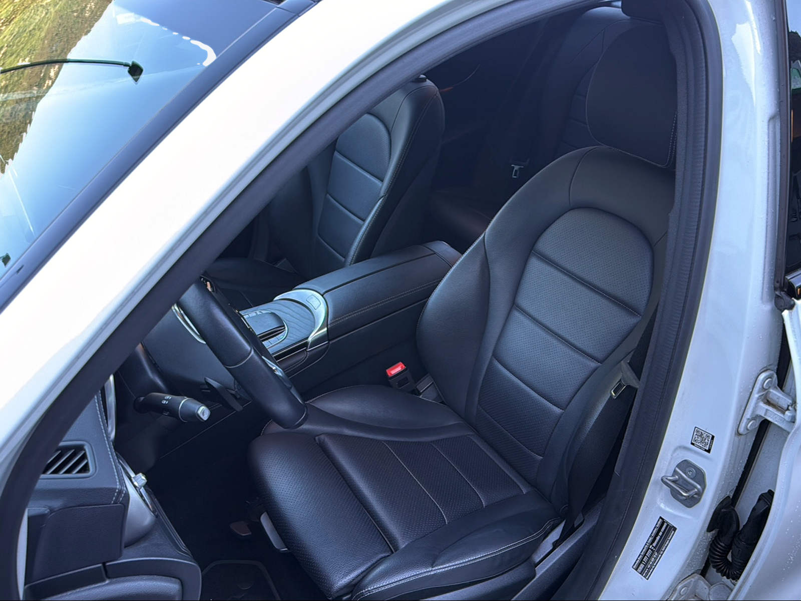 MERCEDES-BENZ GLC 200 AMG Line 4Matic 9G-Tronic-image-9