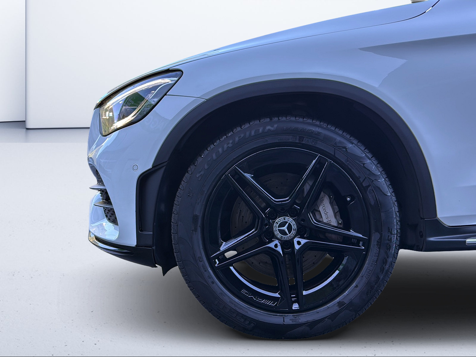 MERCEDES-BENZ GLC 200 AMG Line 4Matic 9G-Tronic-image-14