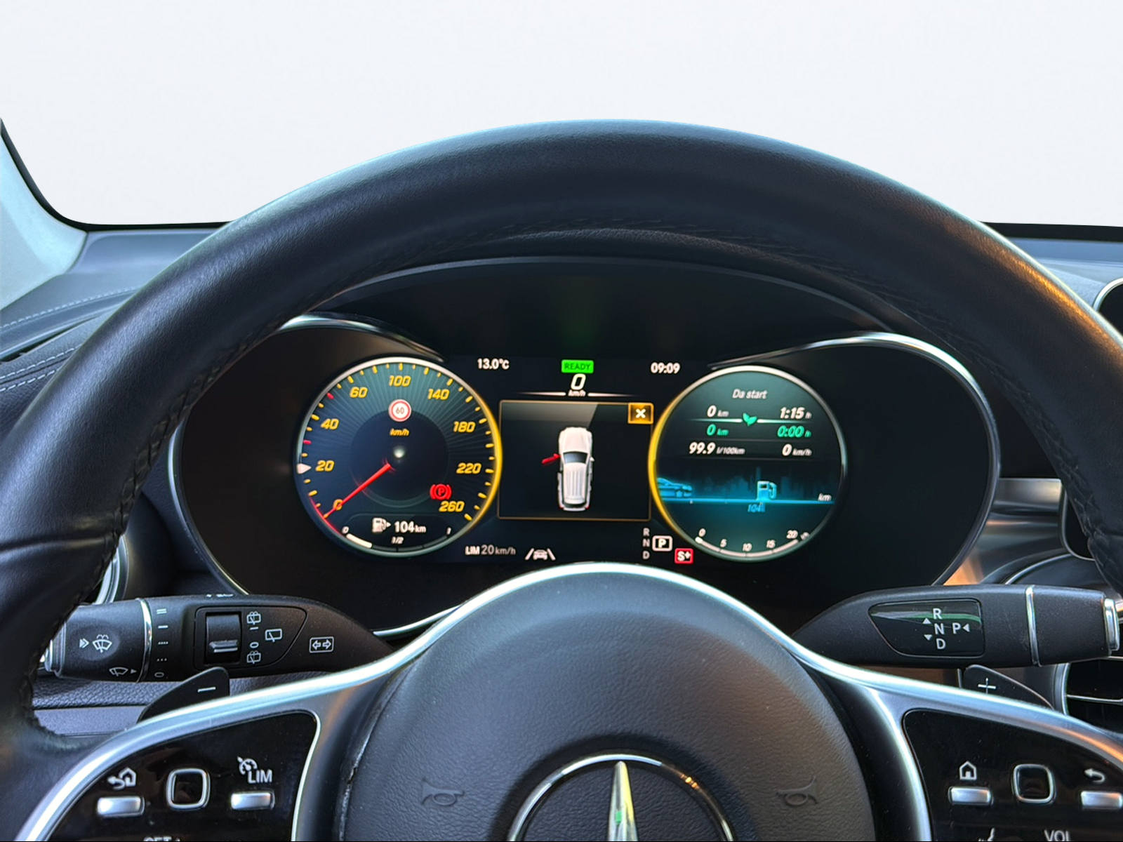 MERCEDES-BENZ GLC 200 AMG Line 4Matic 9G-Tronic-image-11