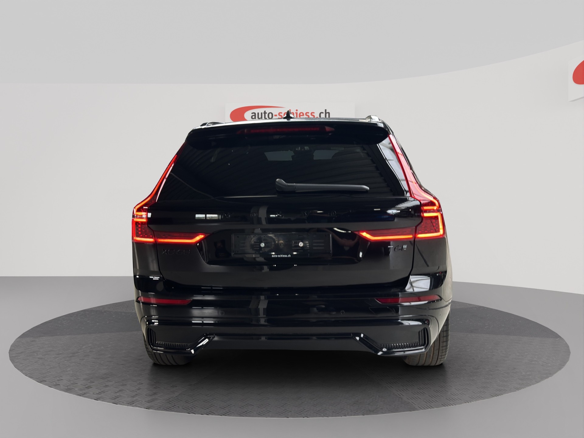 VOLVO XC60 T6 eAWD PluginHybrid Black Edition Plus Geartronic Facelift-image-3