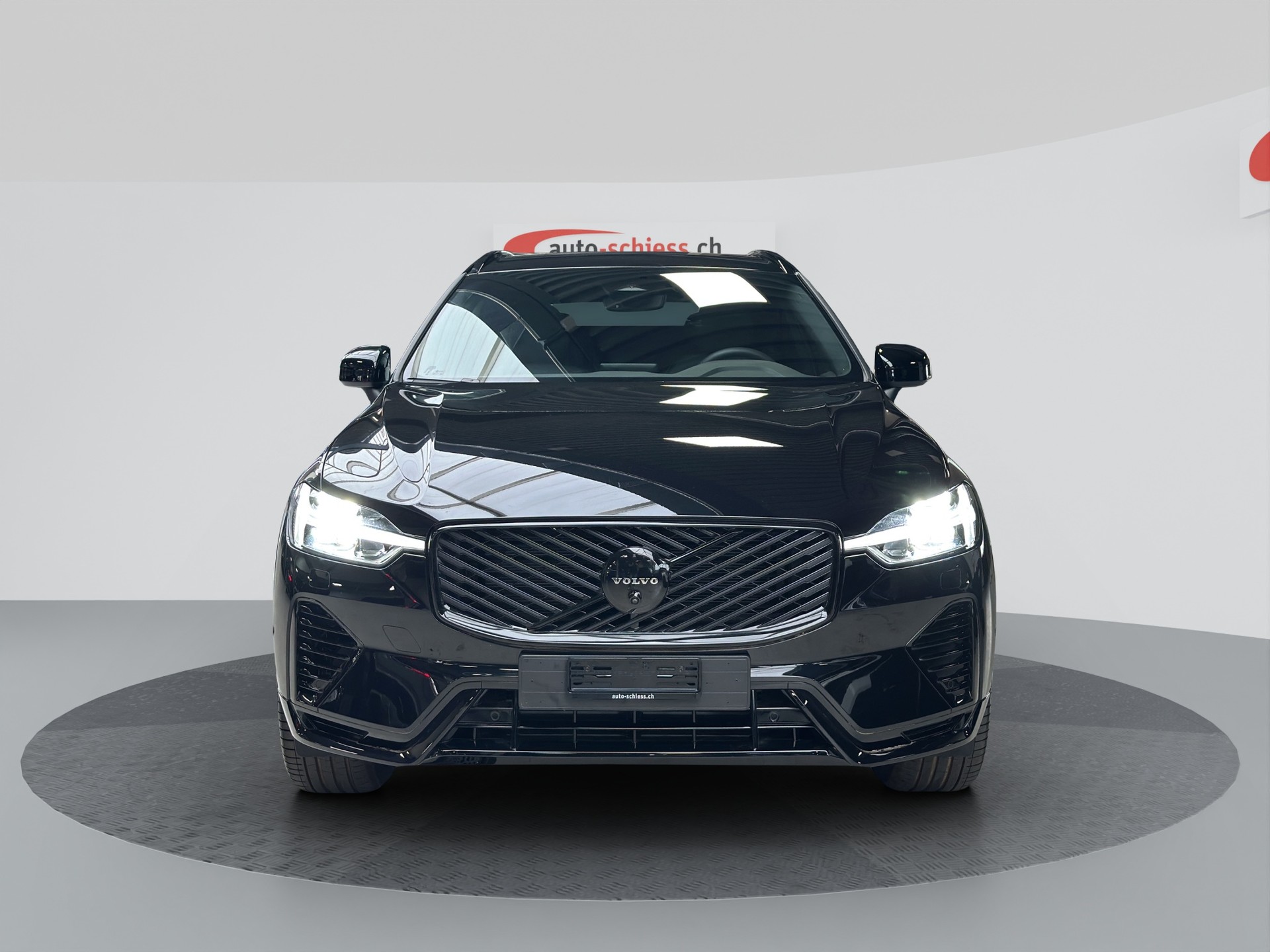 VOLVO XC60 T6 eAWD PluginHybrid Black Edition Plus Geartronic Facelift-image-1