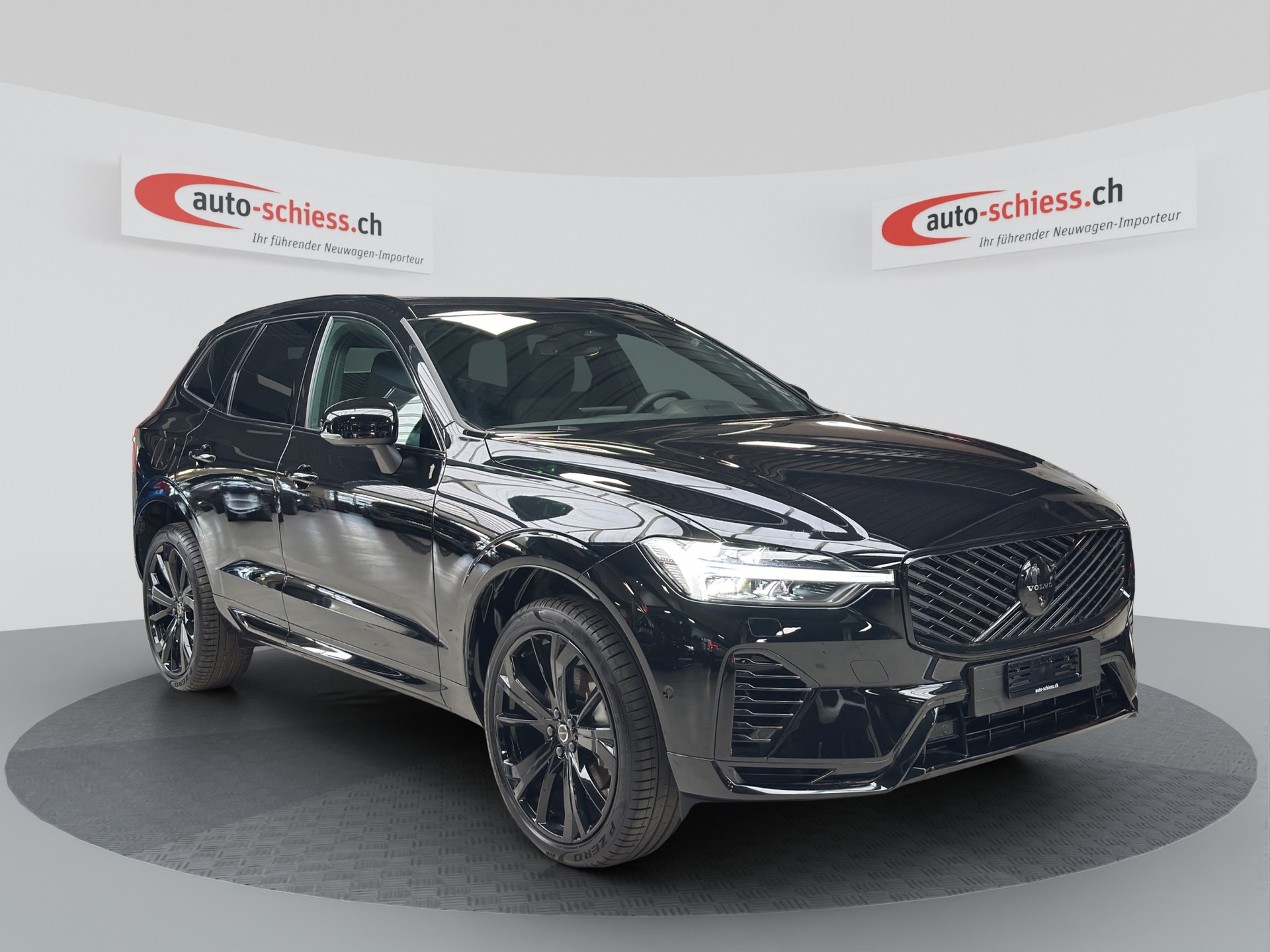 VOLVO XC60 T6 eAWD PluginHybrid Black Edition Plus Geartronic Facelift-image-0