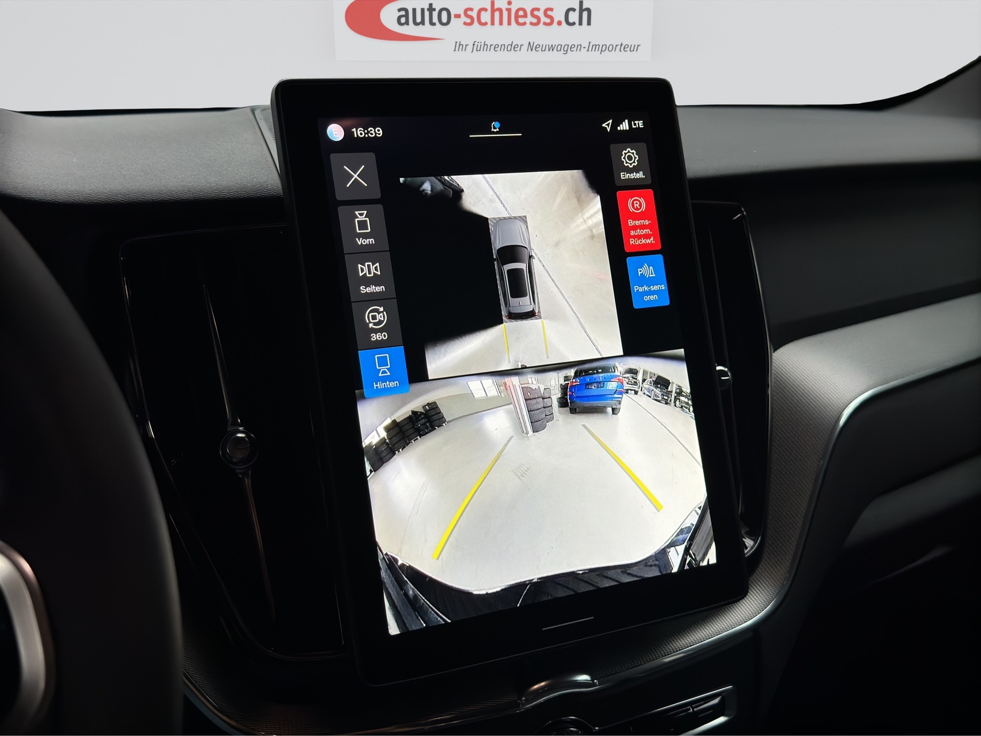 VOLVO XC60 T6 eAWD PluginHybrid Black Edition Plus Geartronic Facelift-image-13