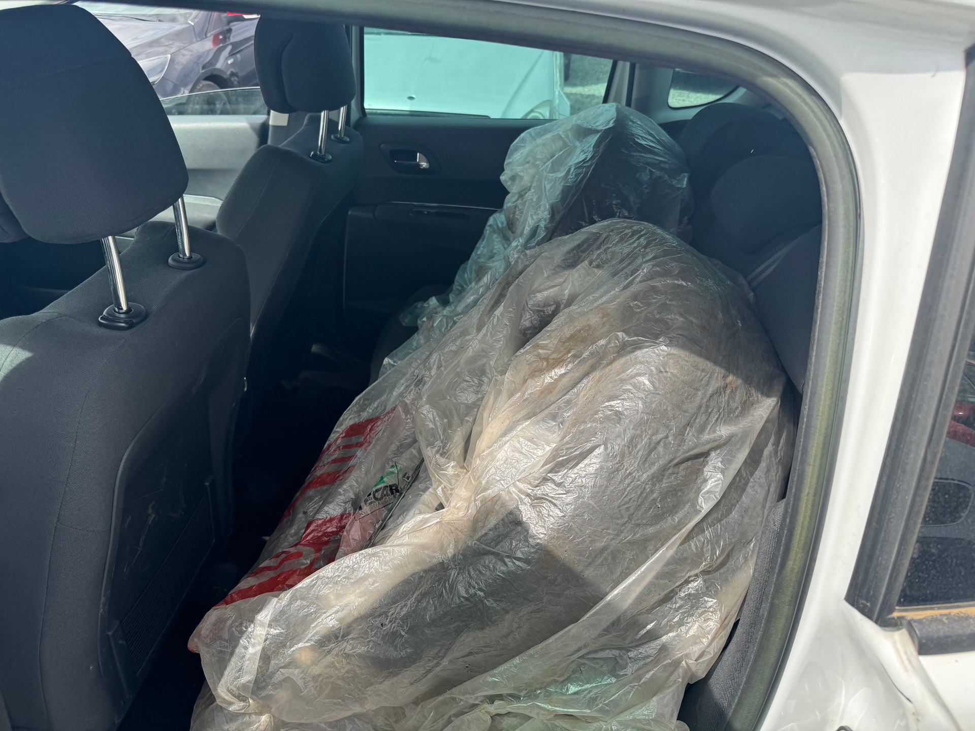 PEUGEOT 3008 1.6 16V T Platinum-image-8