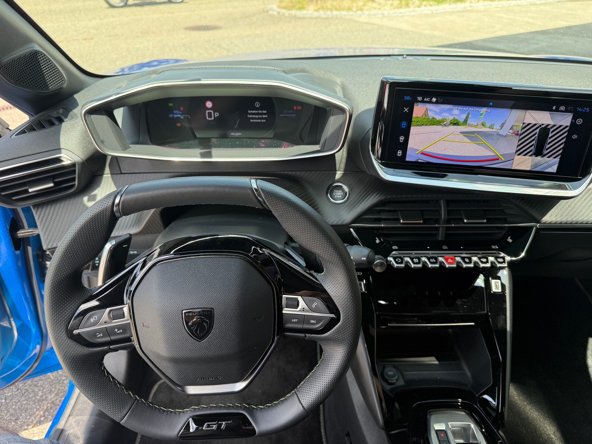 PEUGEOT 208 1.2 MHEV 110 GT-image-9
