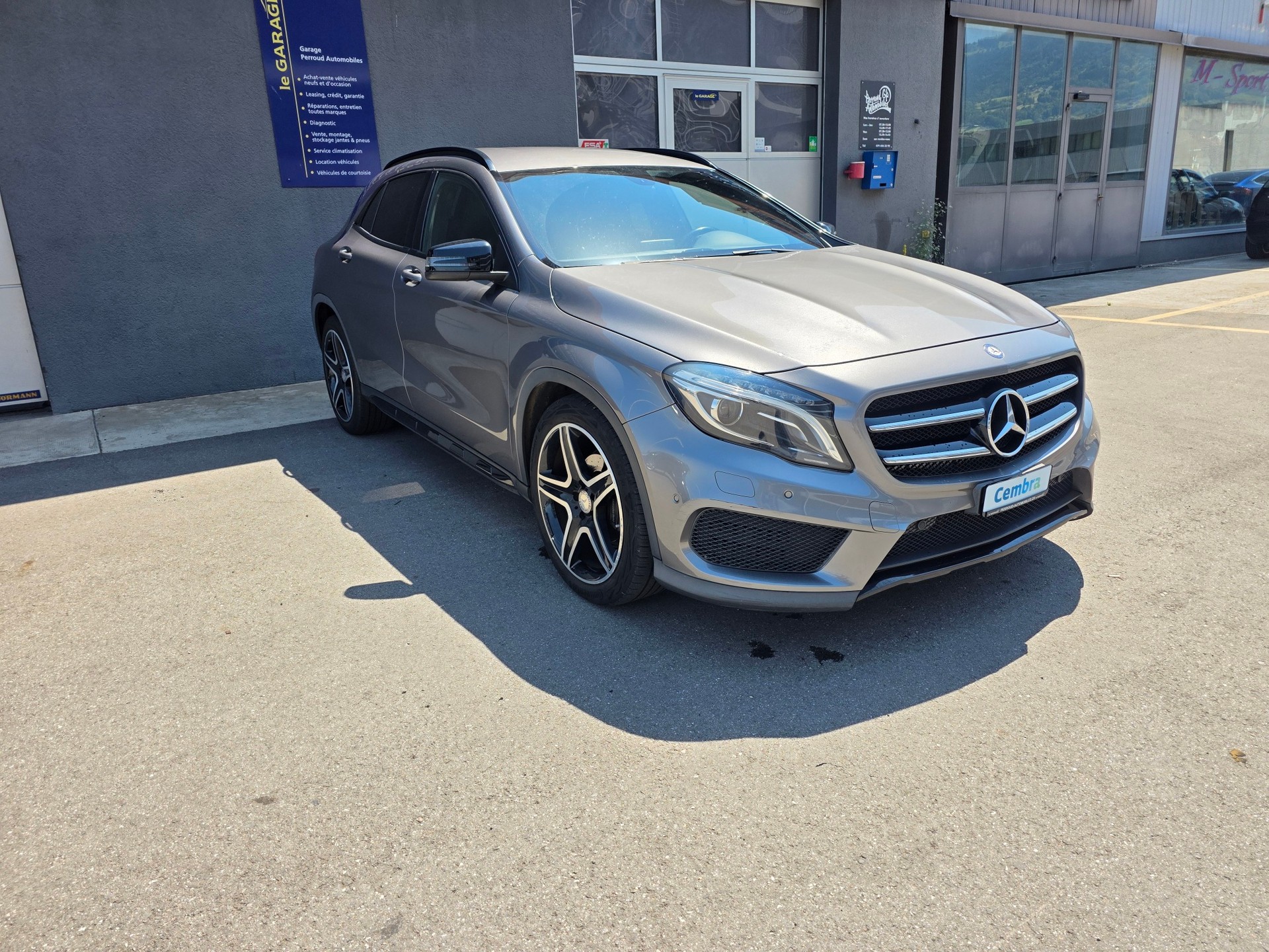 MERCEDES-BENZ GLA 200 Style-image-6