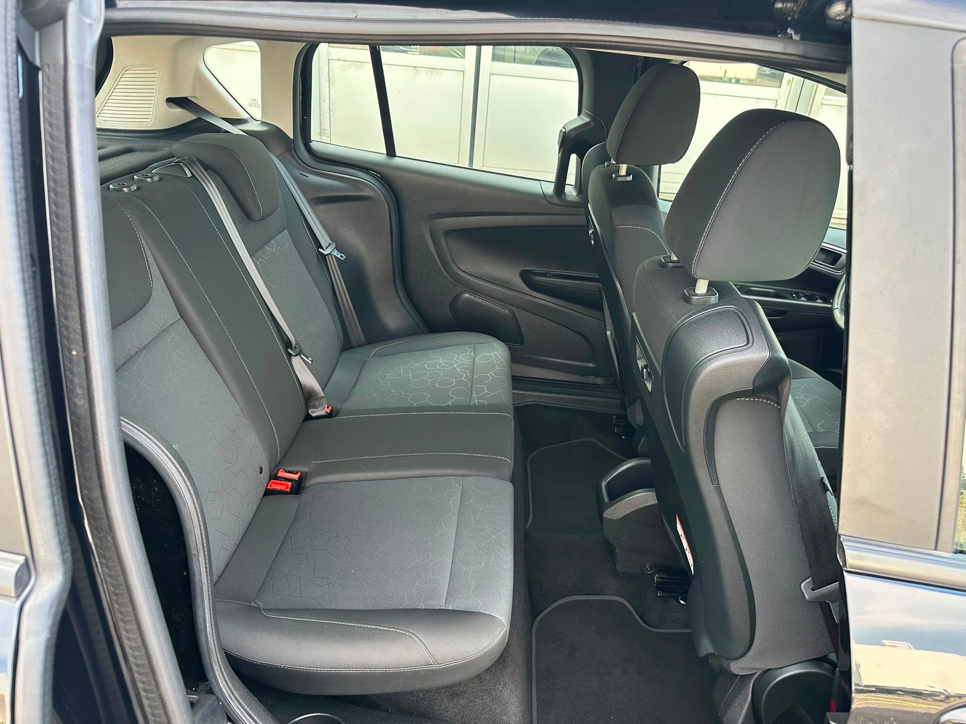 FORD B-Max 1.0 SCTi Trend-image-16