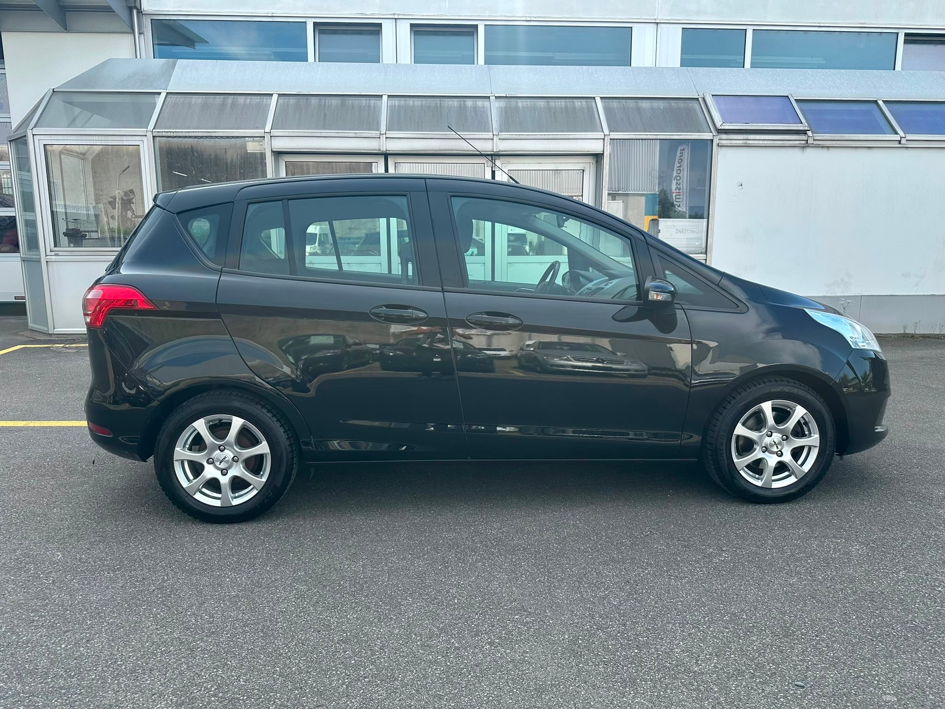 FORD B-Max 1.0 SCTi Trend-image-4
