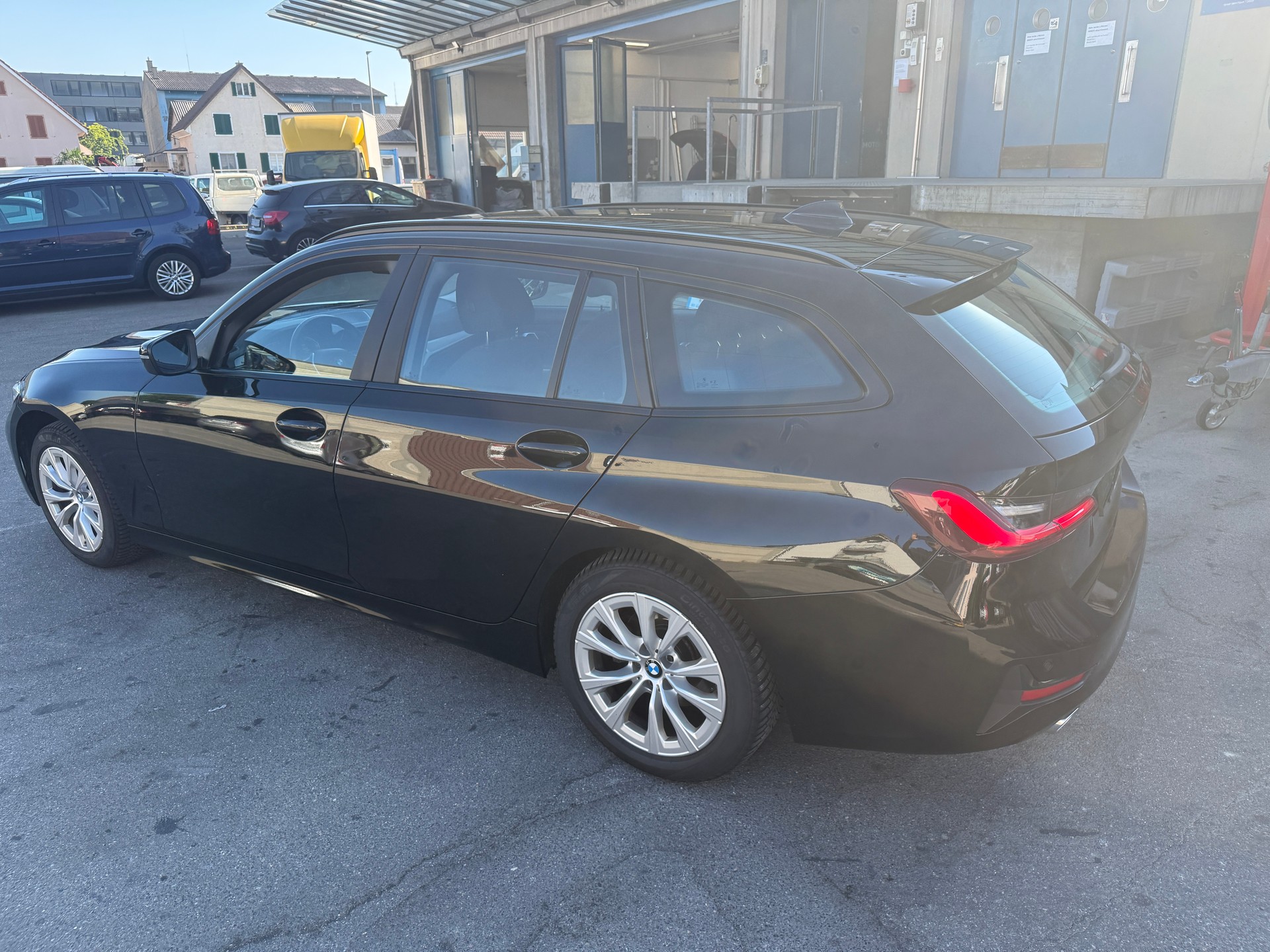 BMW 318d 48V Touring Steptronic-image-3