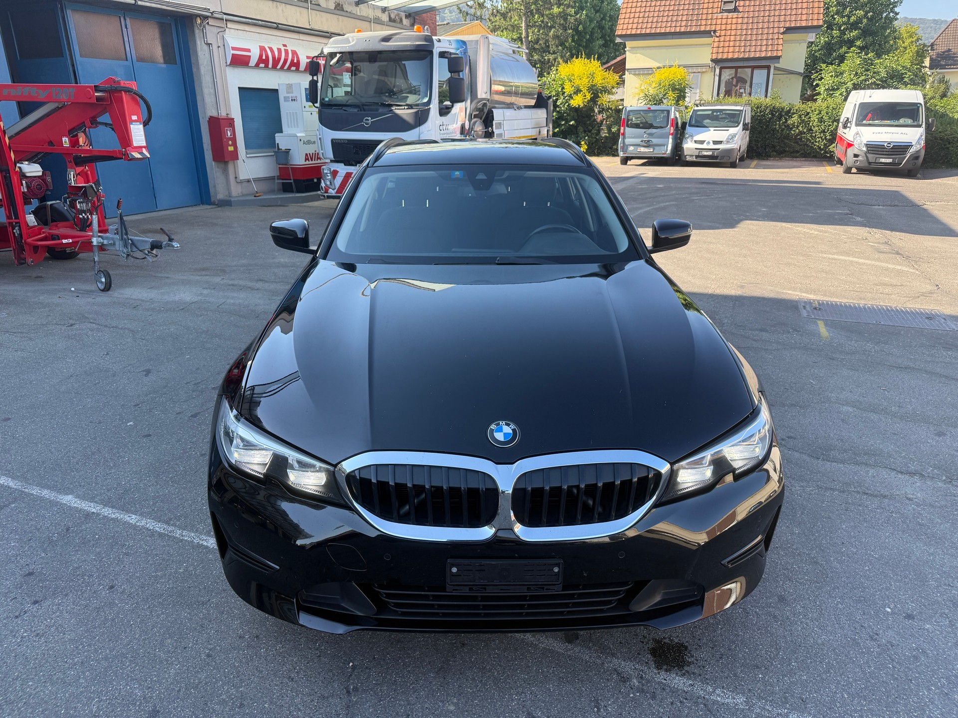 BMW 318d 48V Touring Steptronic-image-2