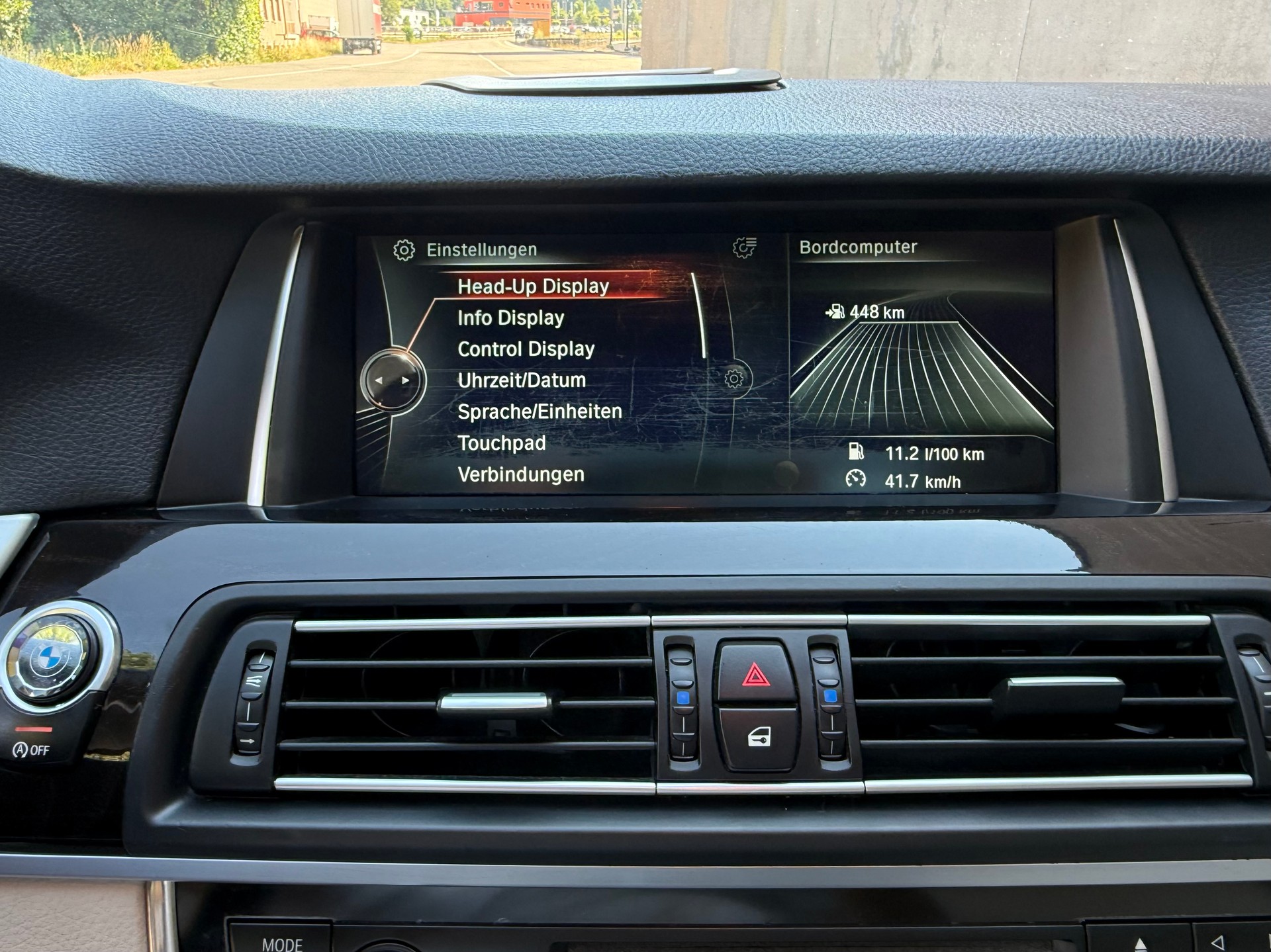 BMW 535i Touring xDrive Luxury Line Steptronic-image-9