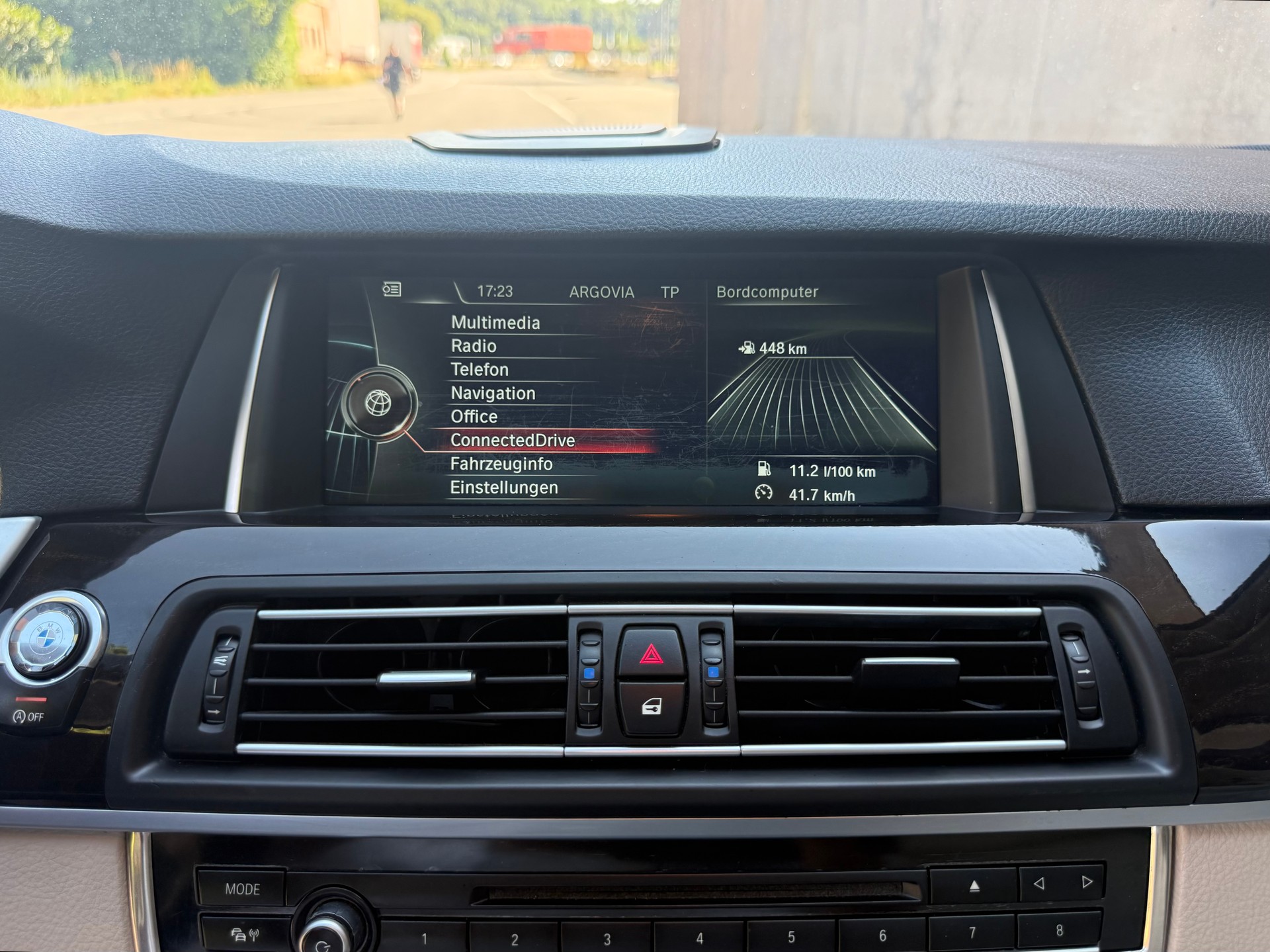 BMW 535i Touring xDrive Luxury Line Steptronic-image-8