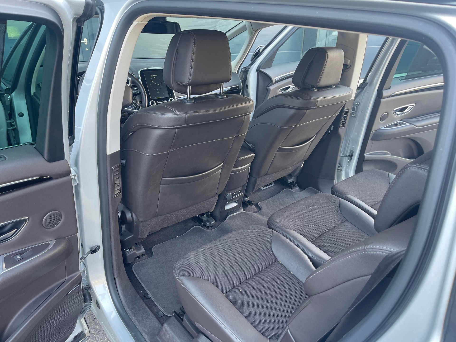 RENAULT Espace 1.6 dCi Swiss Edition EDC-image-12