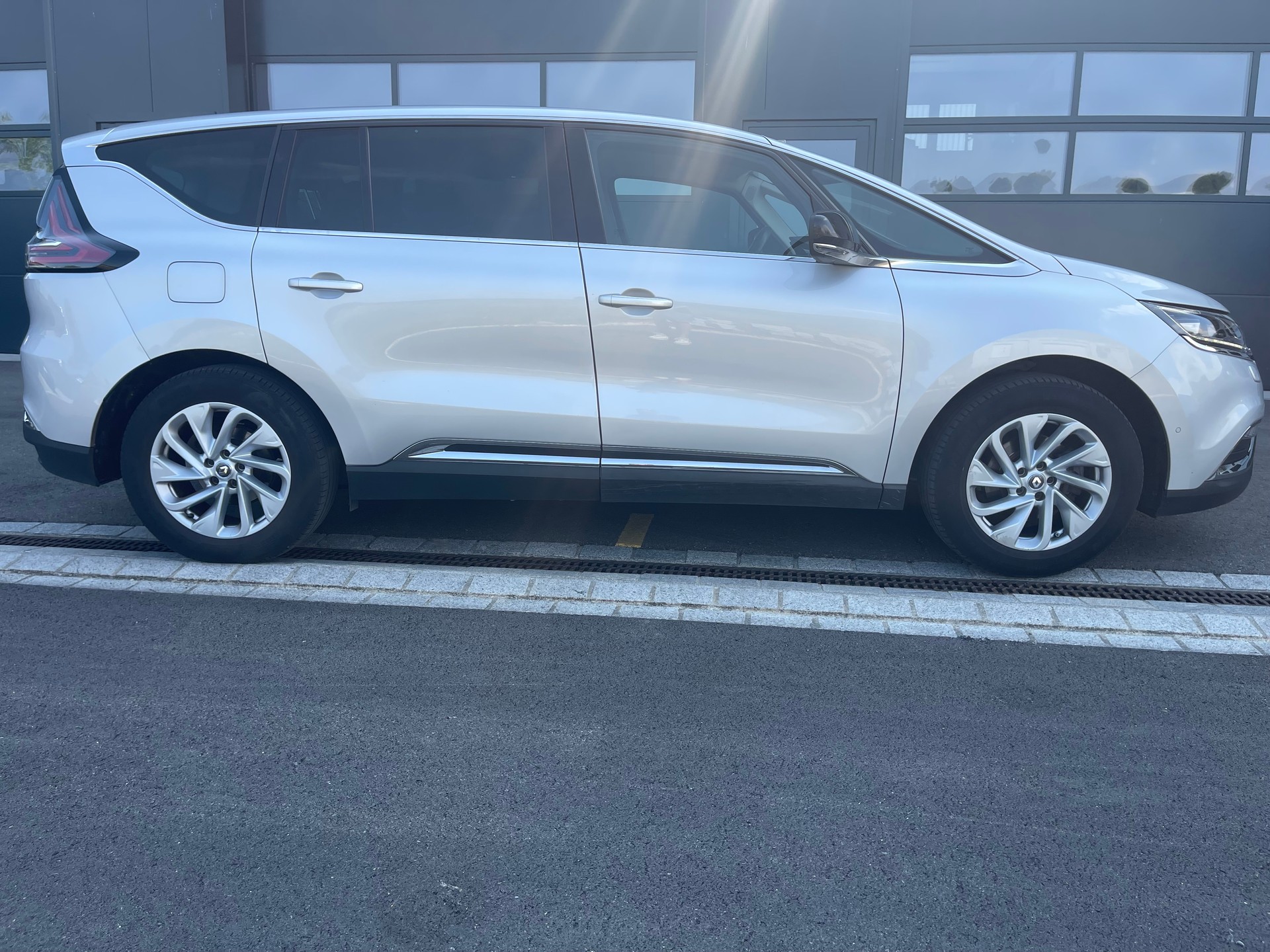 RENAULT Espace 1.6 dCi Swiss Edition EDC-image-5