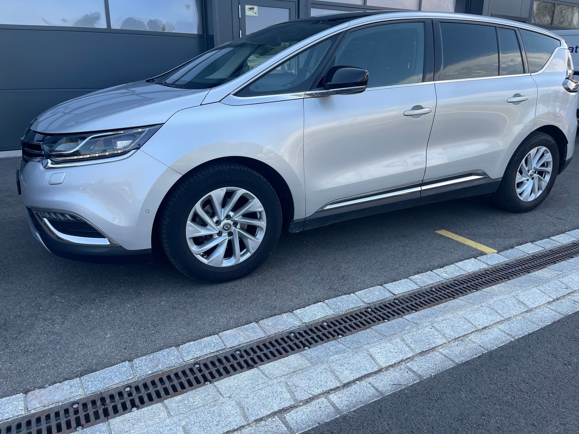 RENAULT Espace 1.6 dCi Swiss Edition EDC-image-1