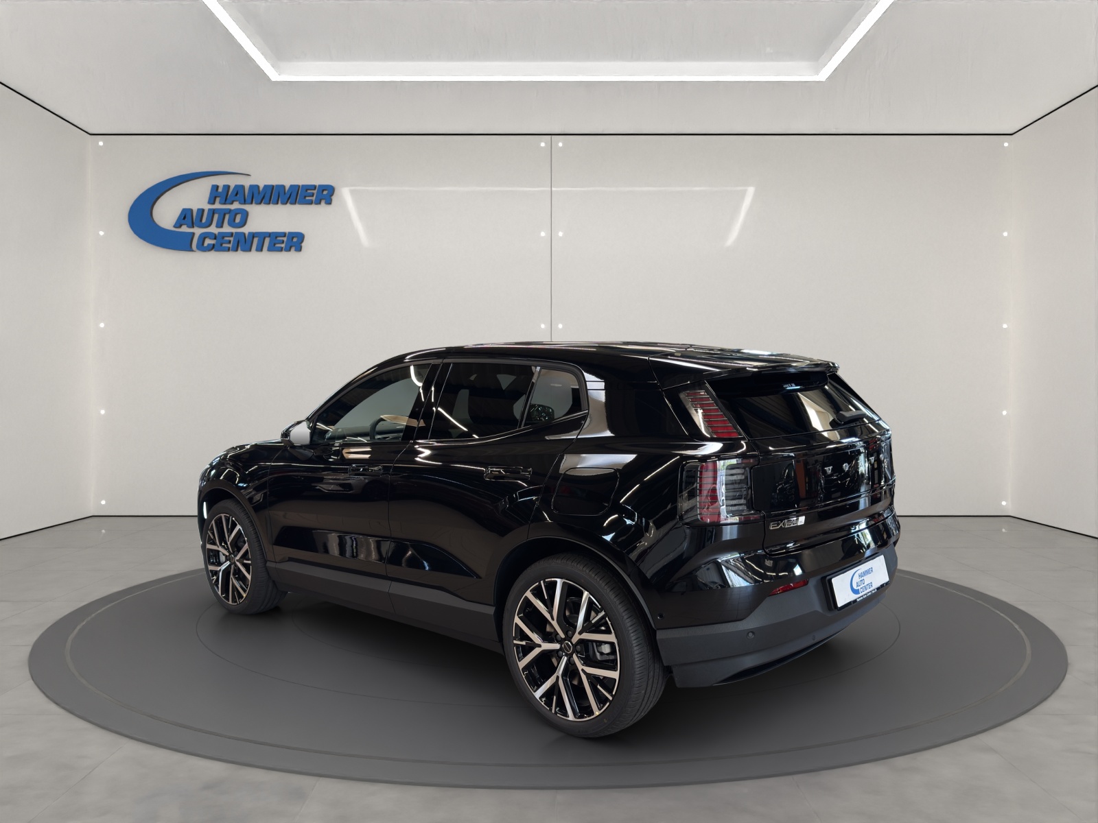 VOLVO EX30 P8 Ultra AWD-image-2