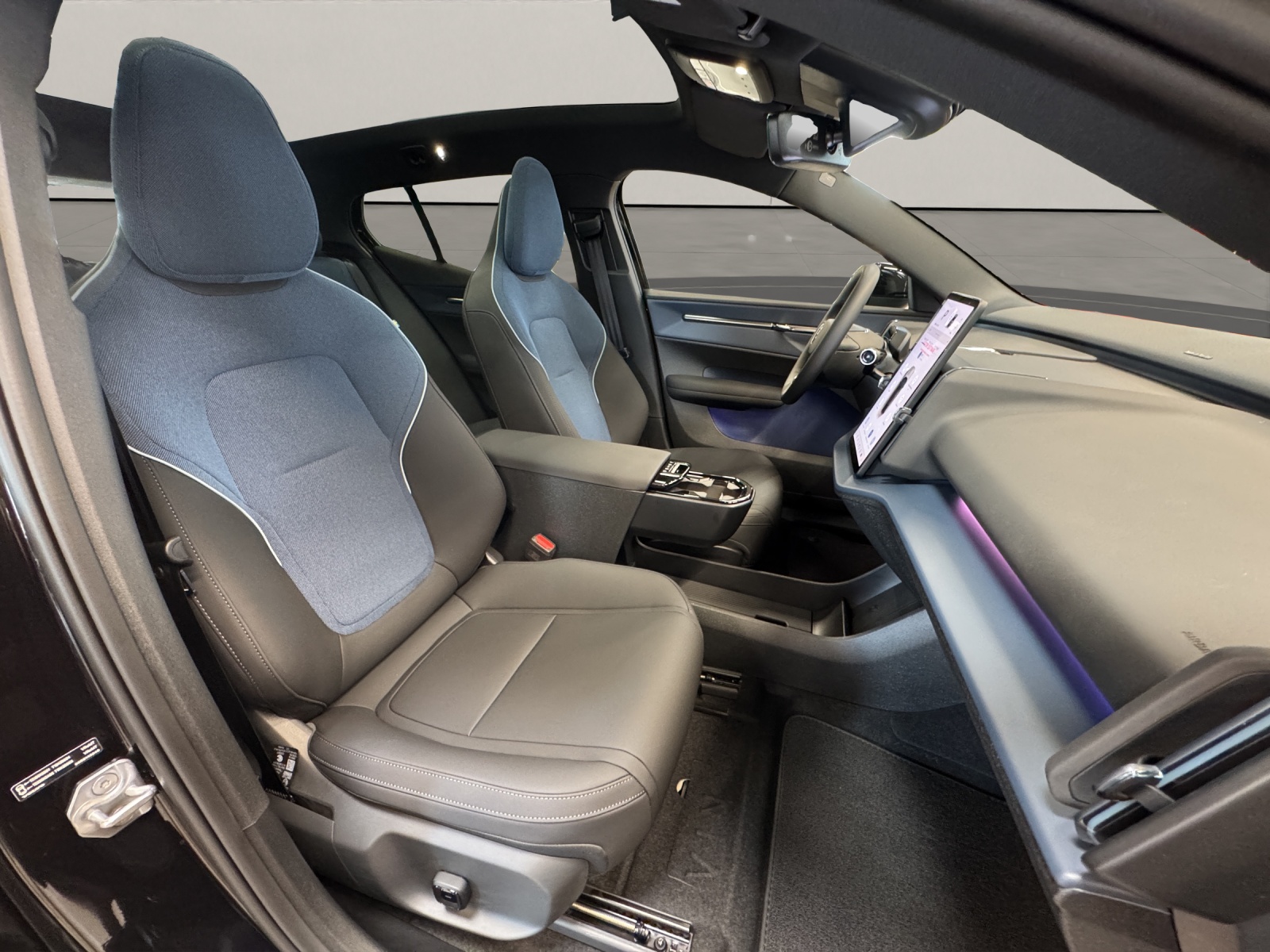 VOLVO EX30 P8 Ultra AWD-image-11
