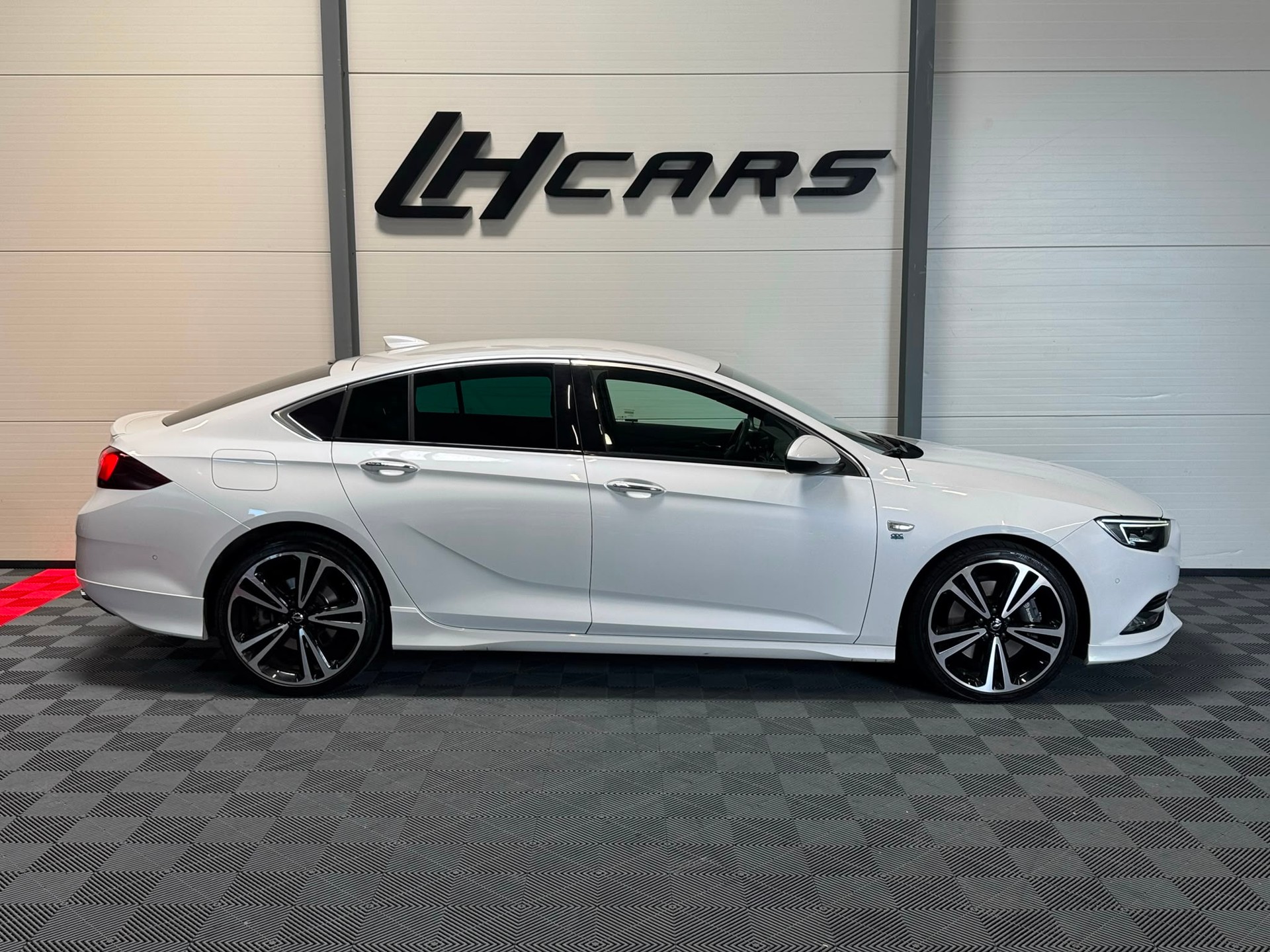 OPEL Insignia Grand Sport 2.0 T Excellence AWD-image-4