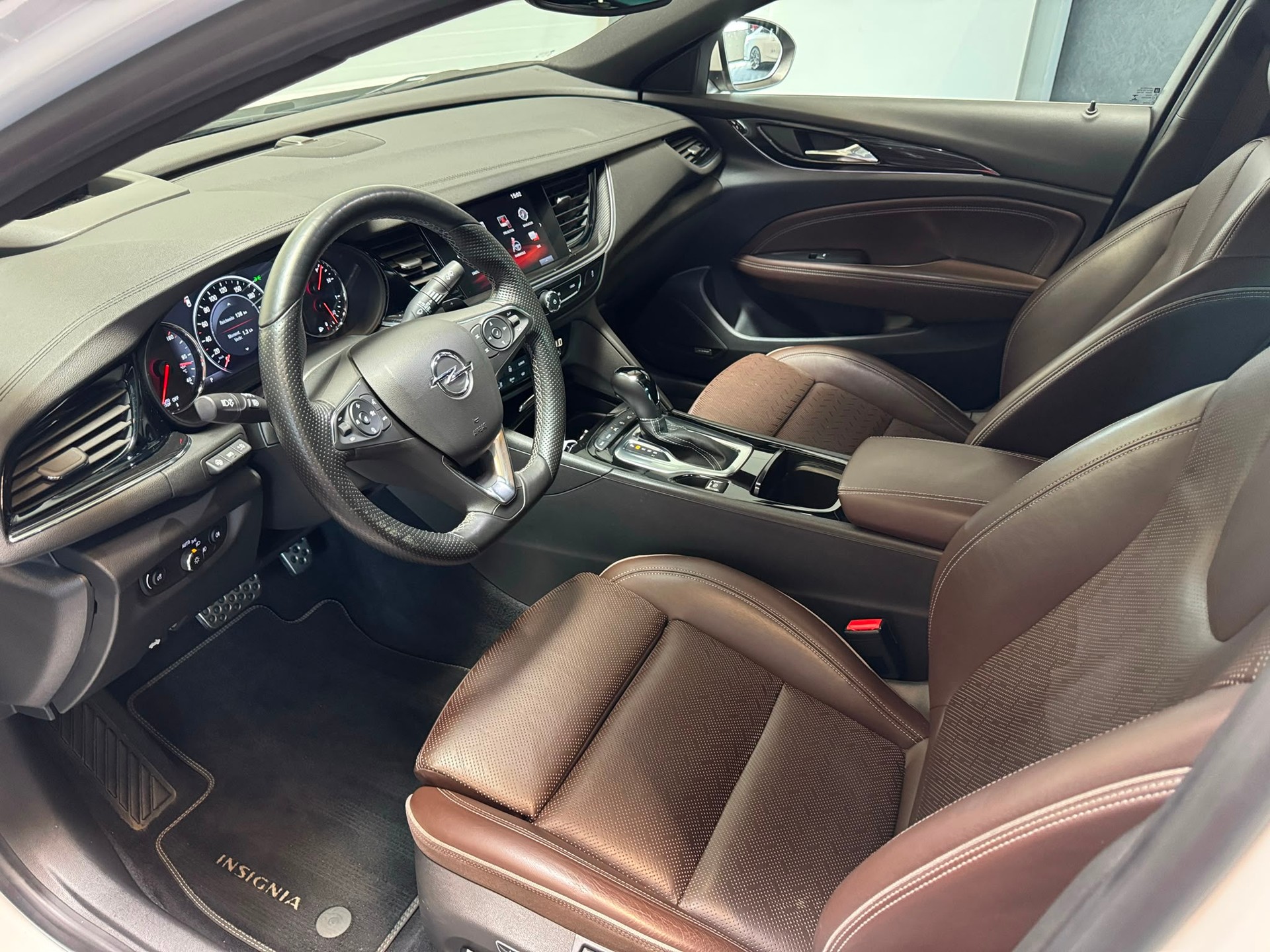 OPEL Insignia Grand Sport 2.0 T Excellence AWD-image-12