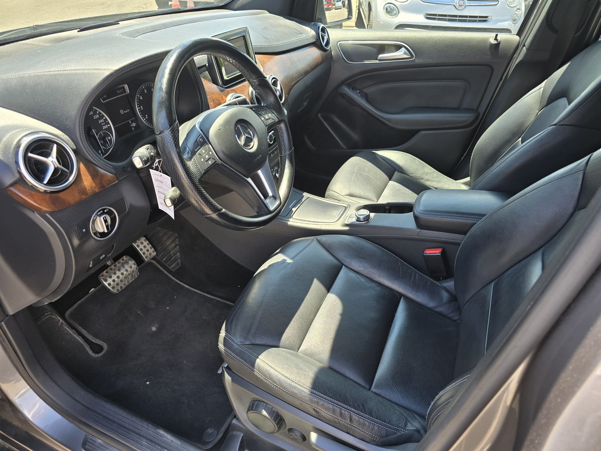 MERCEDES-BENZ B 200 7G-DCT-image-9