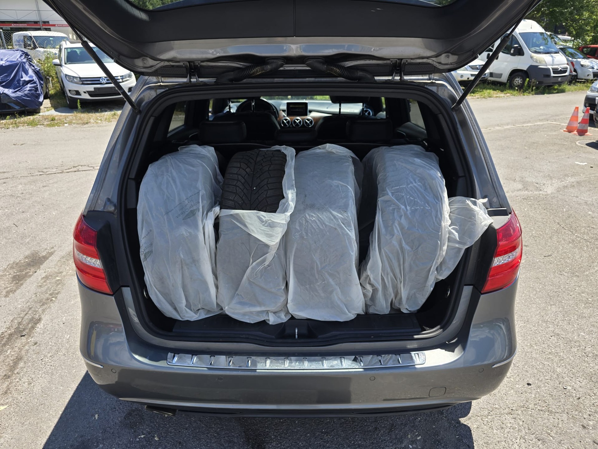MERCEDES-BENZ B 200 7G-DCT-image-8