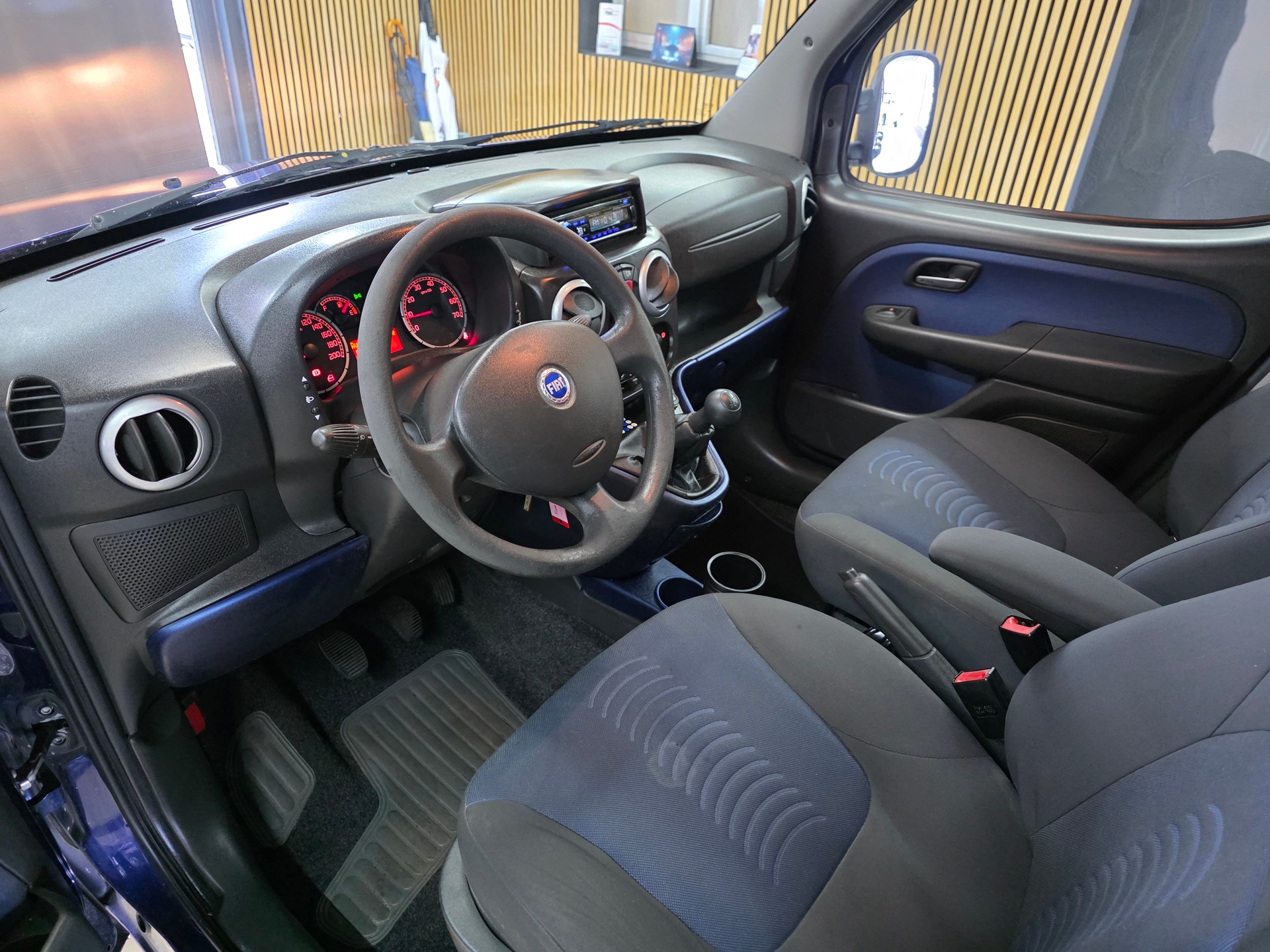 FIAT Doblò 1.9 JTD Malibu-image-7
