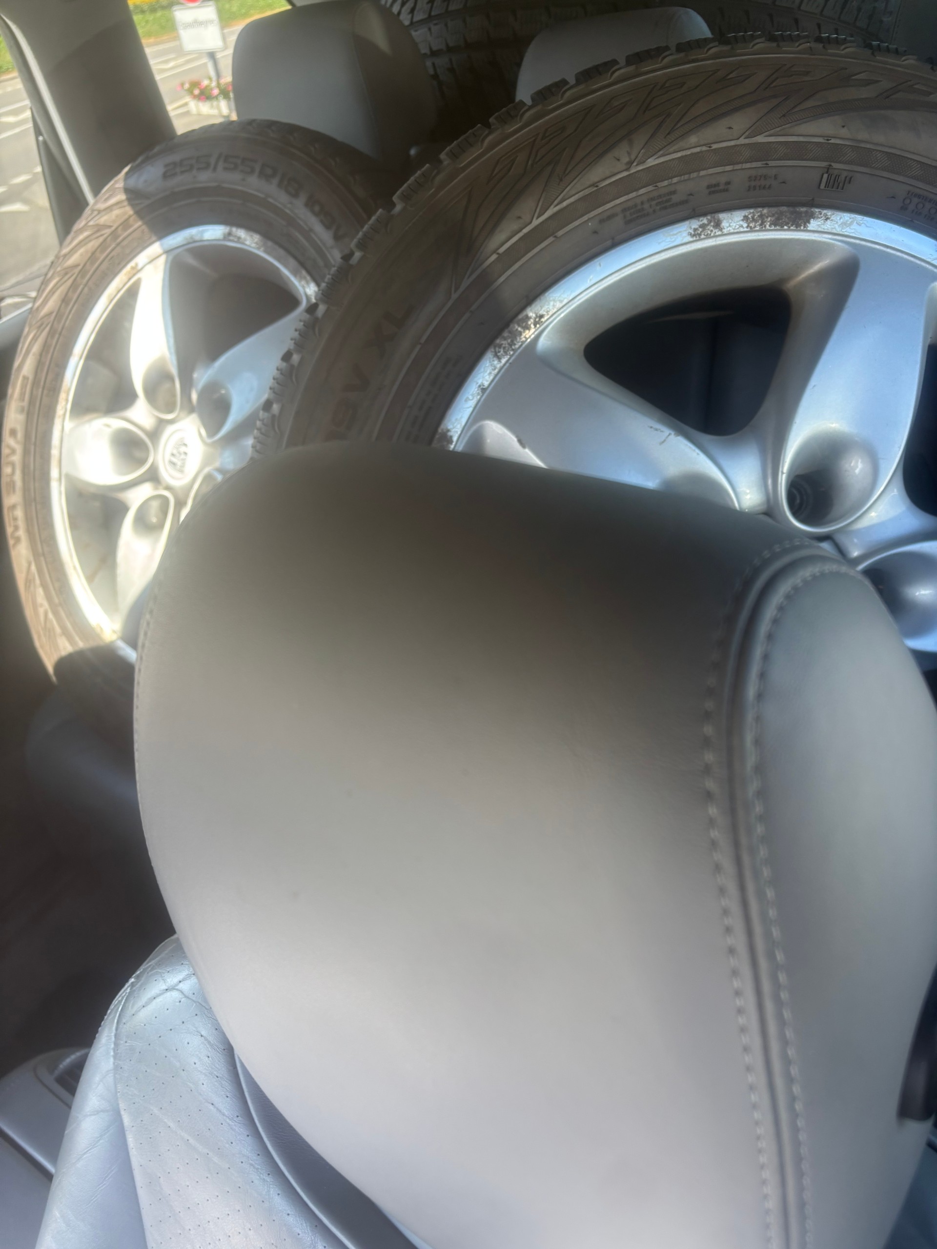 PORSCHE CAYENNE-image-3